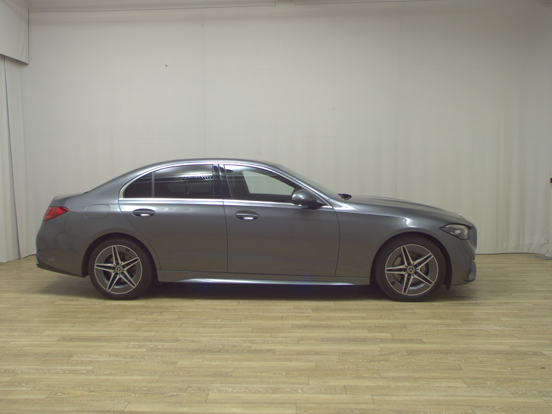 Mercedes-Benz C 200 AMG-Line Leder Navi LED RfK AHK Distronic+