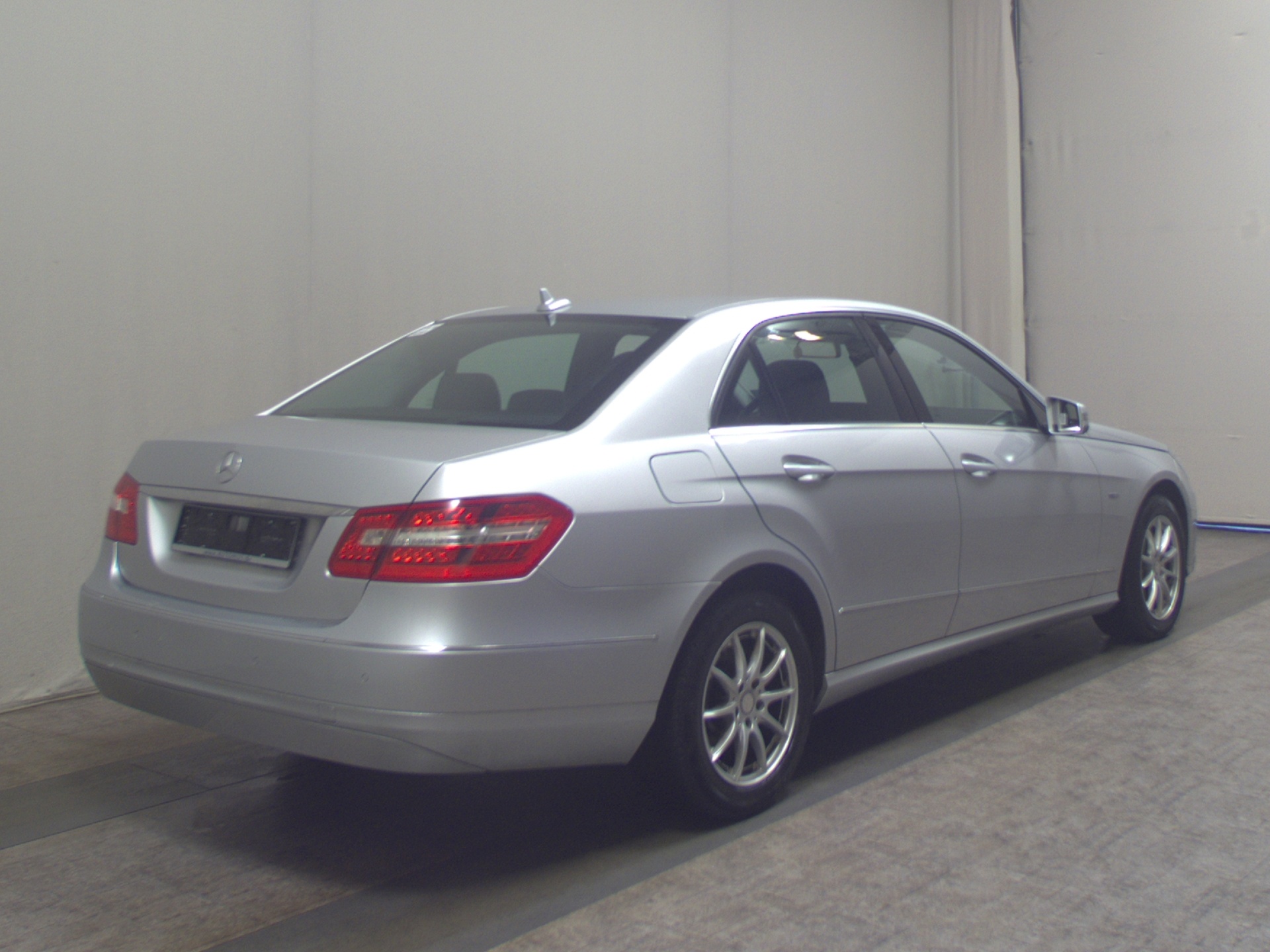 Mercedes-Benz E 220 CDI Navi GSD Xenon 4