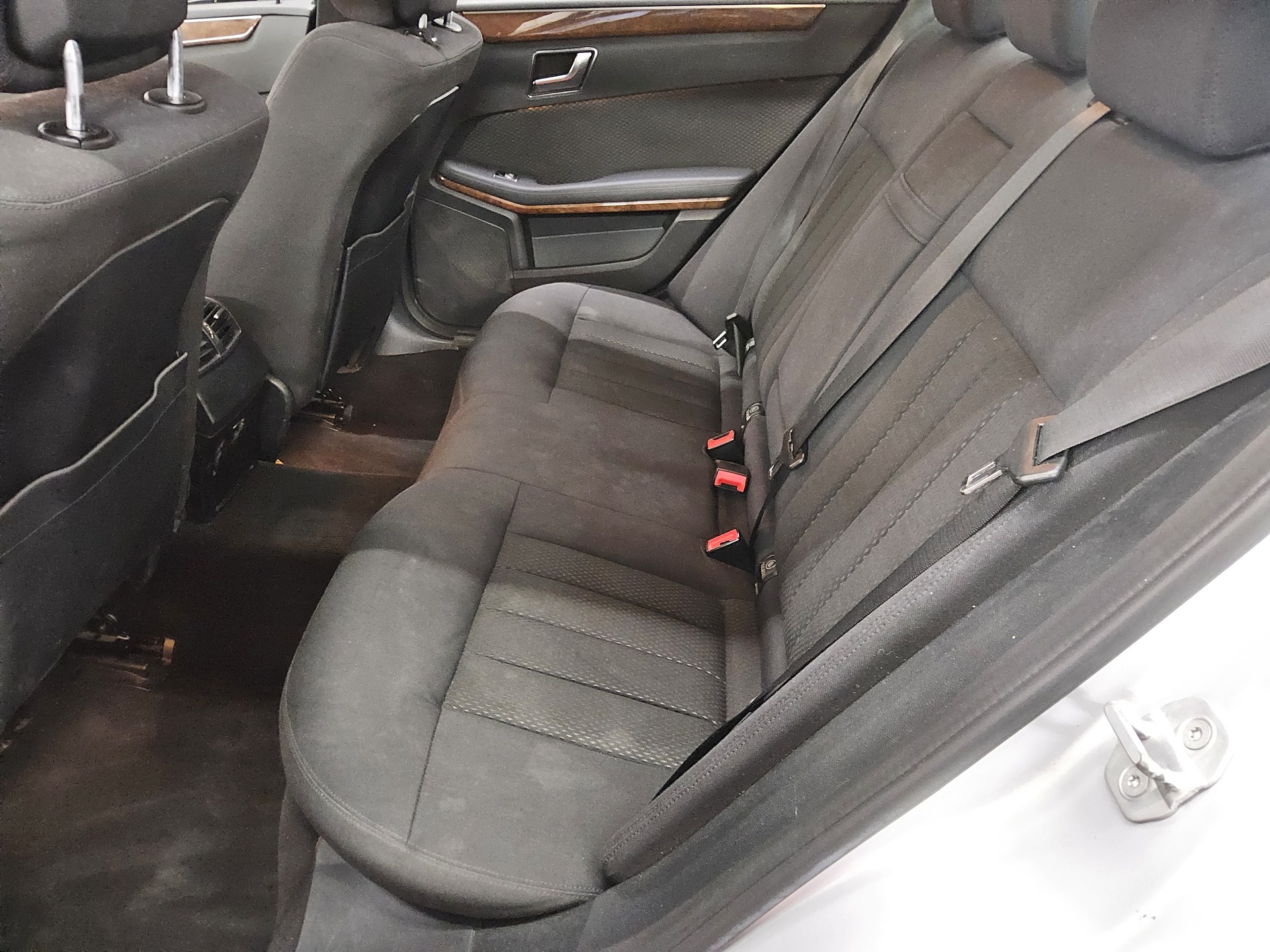 Mercedes-Benz E 220 CDI Navi GSD Xenon 13