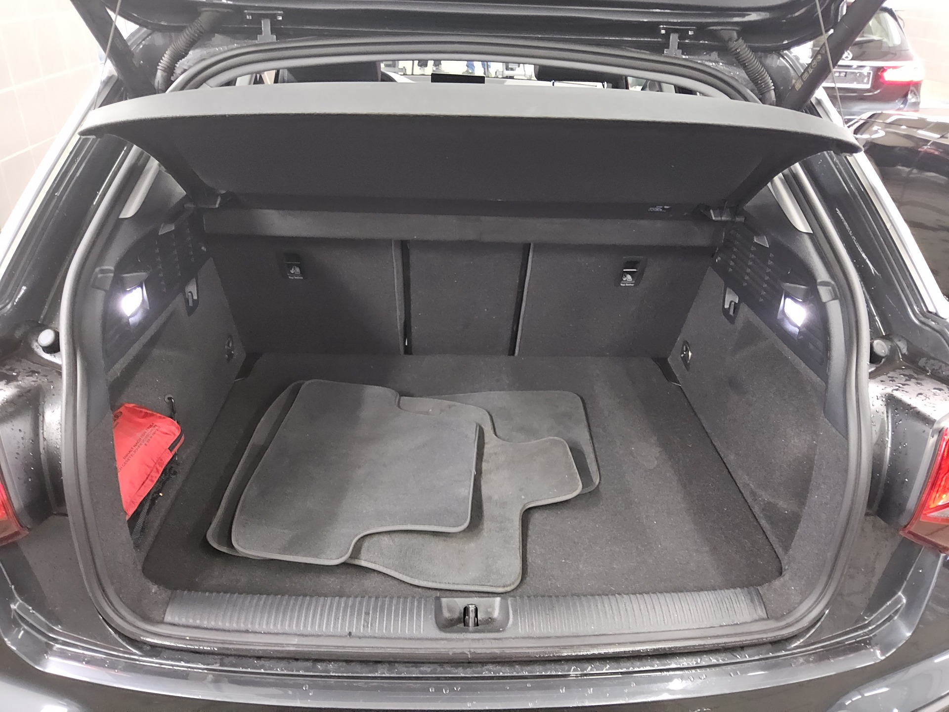 Audi Q2 2.0 TDI Qu. Navi vc Pano LED Sound 12