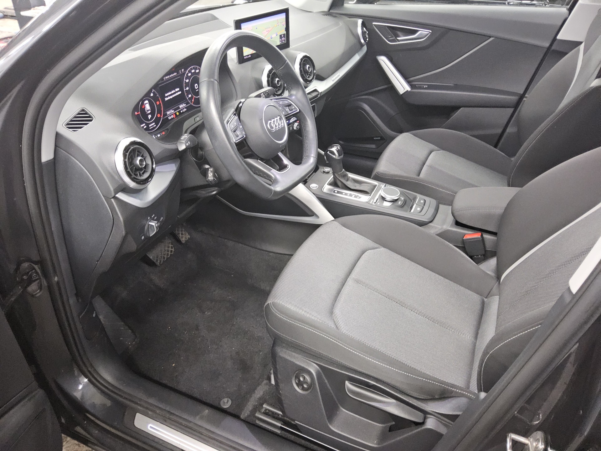 Audi Q2 2.0 TDI Qu. Navi vc Pano LED Sound 8