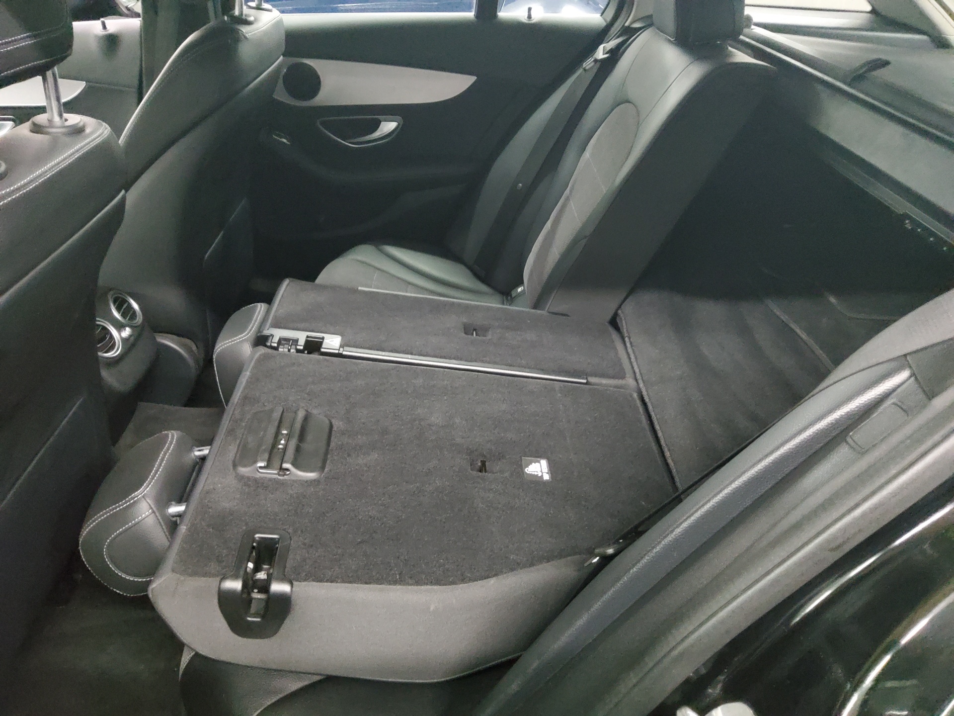 Mercedes-Benz C 220 T d Avantgarde Navi LED RfK Distronic+ 12