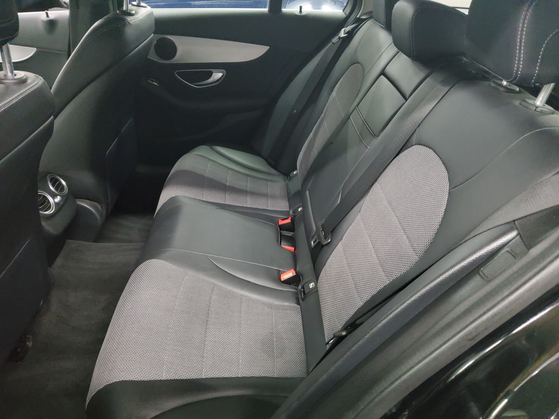 Mercedes-Benz C 220 T d Avantgarde Navi LED RfK Distronic+ 13