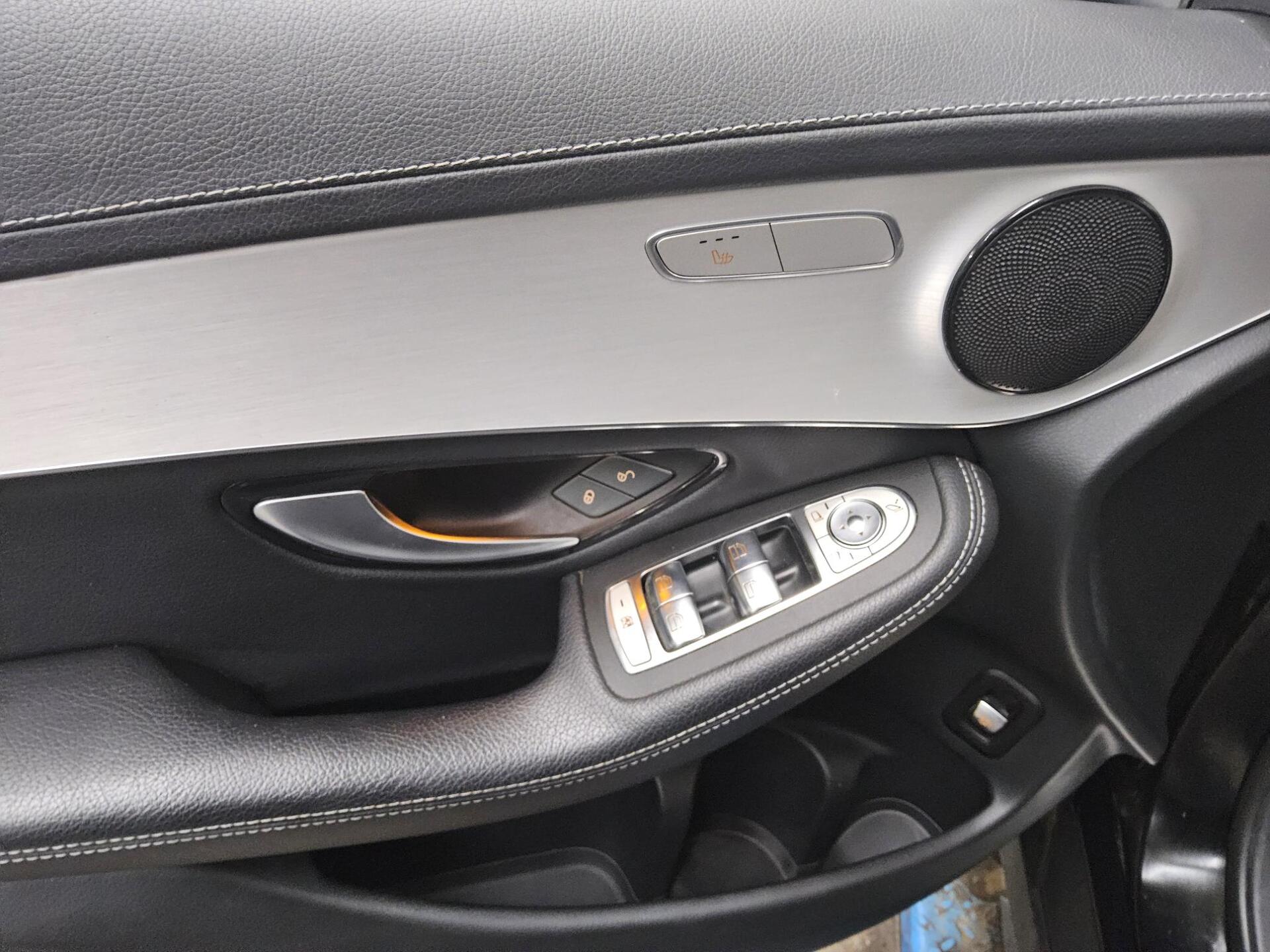 Mercedes-Benz GLC 300 de 4M T-Leder Navi LED AHK 9