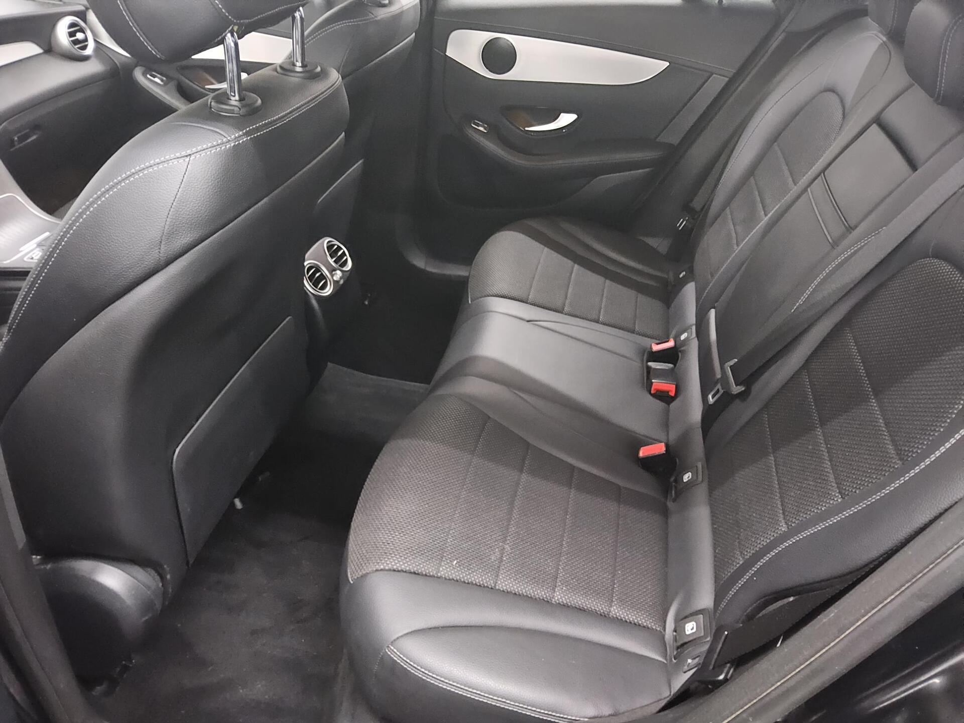 Mercedes-Benz GLC 300 de 4M T-Leder Navi LED AHK 13