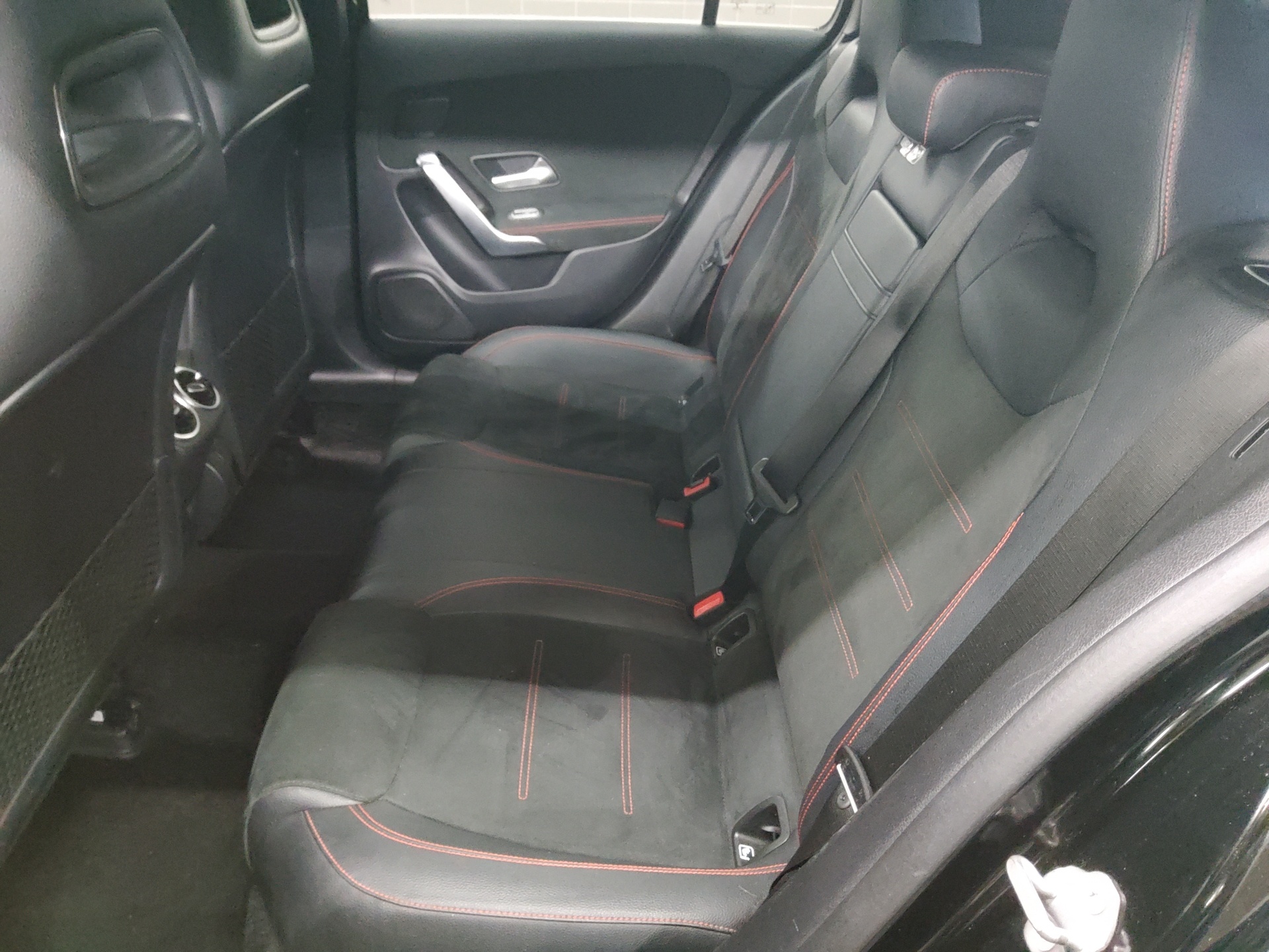 Mercedes-Benz A 200 d AMG-Line Leder Navi LED Distronic+ AHK 13