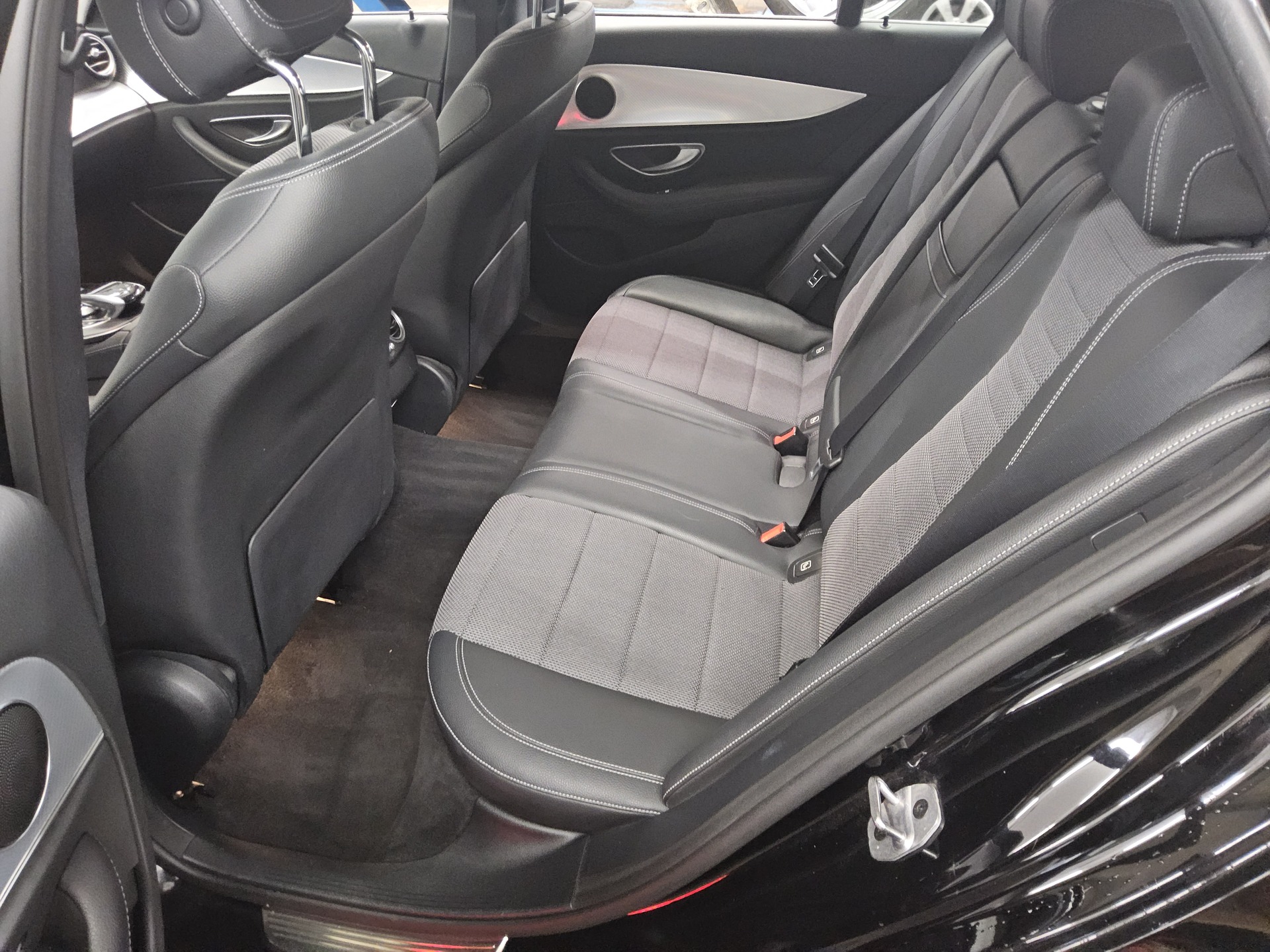 Mercedes-Benz E 220 T d Avantgarde Navi Widescreen StandHzg 13