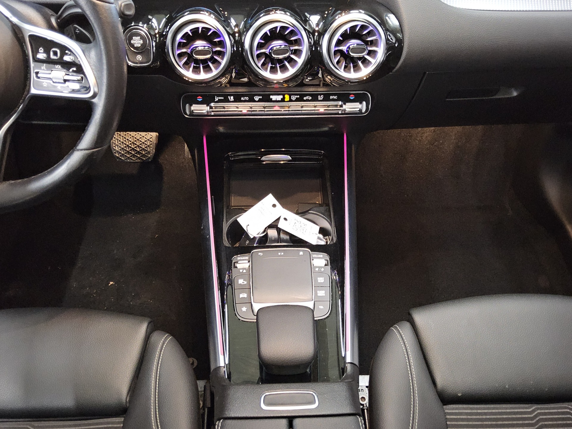 Mercedes-Benz GLA 220 d 4M Progressive Navi LED RfK Pano Sound 6