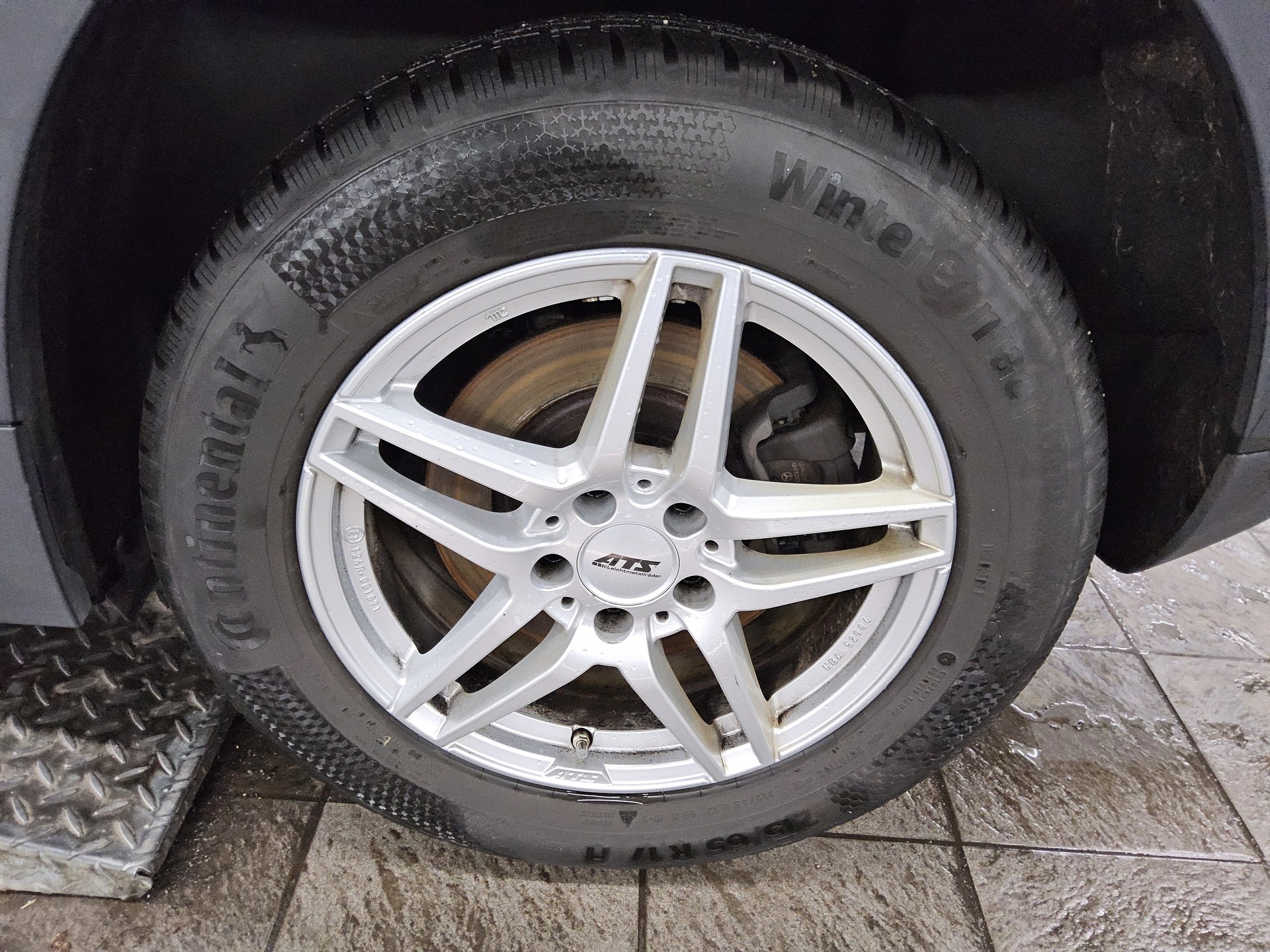 Mercedes-Benz GLA 220 d 4M Progressive Navi LED RfK Pano Sound 12