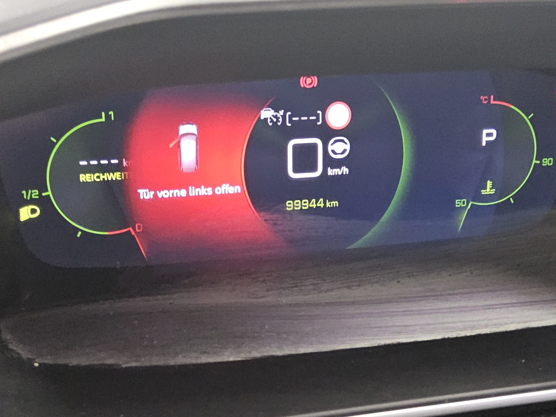 Peugeot 2008 1.5 BlueHDi 130 Allure LED Ahk Keyless 10