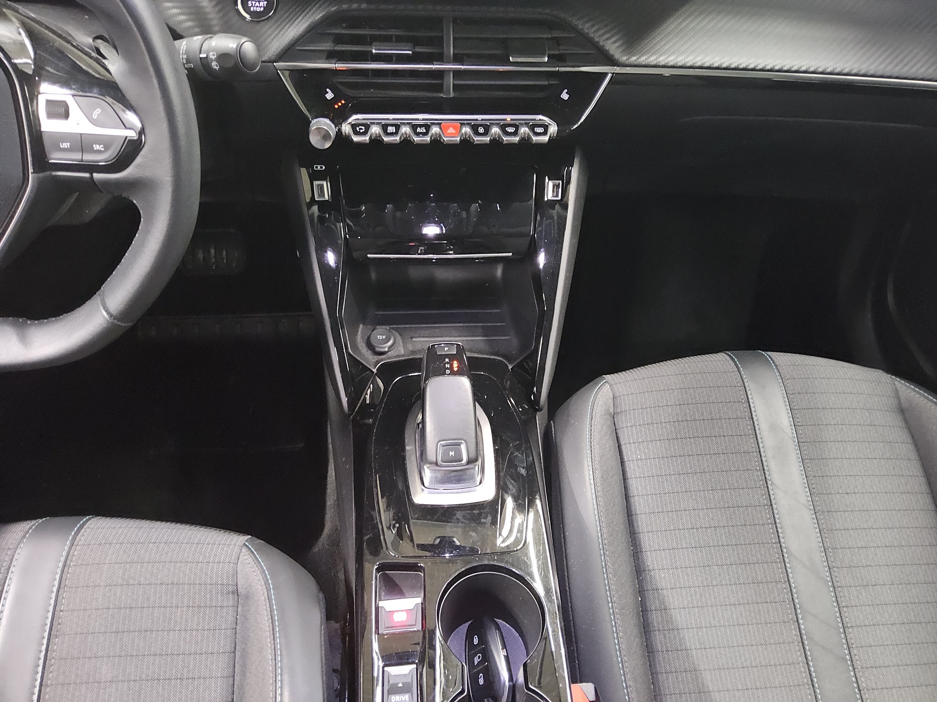 Peugeot 2008 1.5 BlueHDi 130 Allure LED Ahk Keyless 6