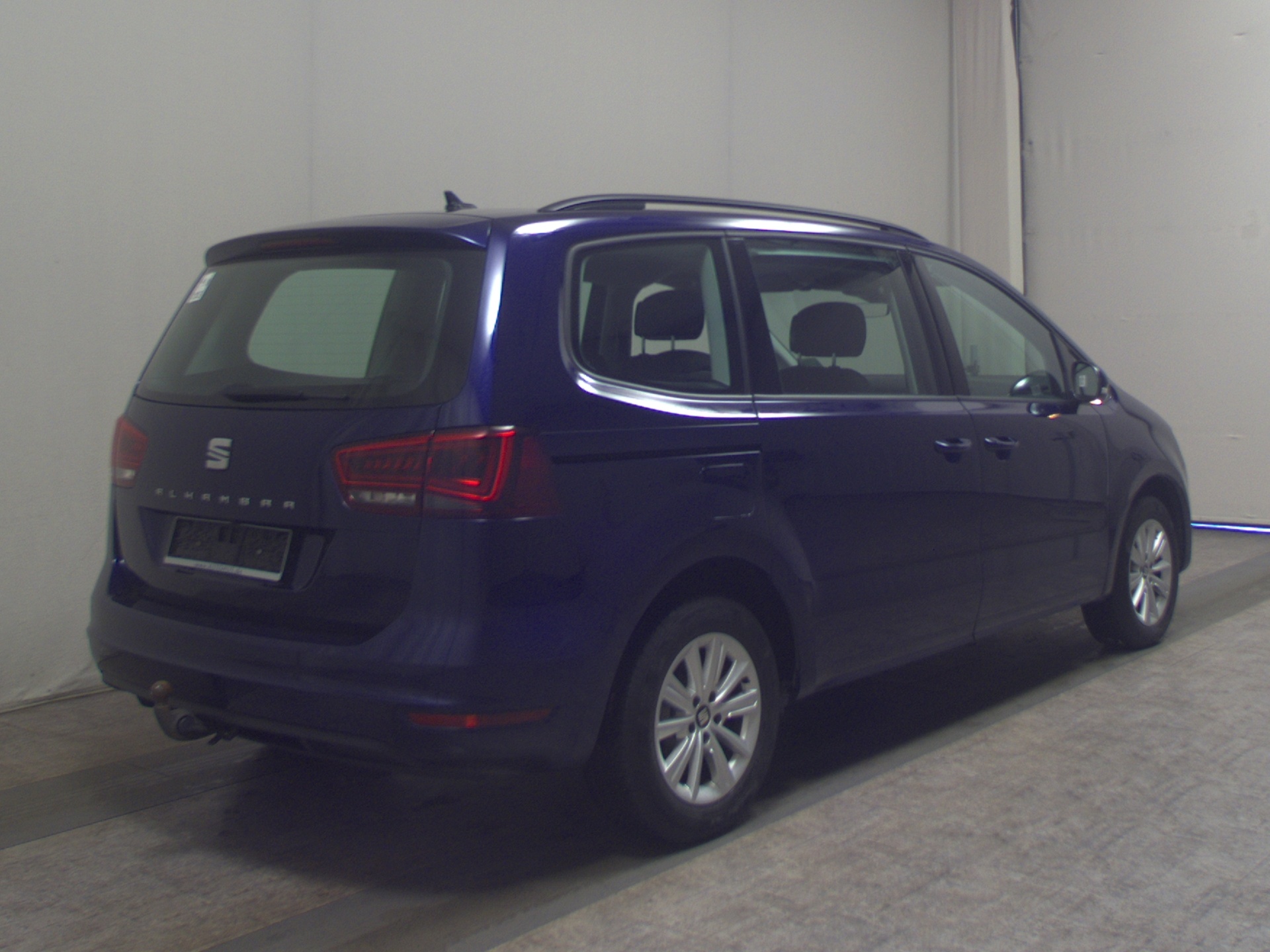 Seat Alhambra 2.0 TDI Style Navi AHK RfK ACC Shz PDC 4