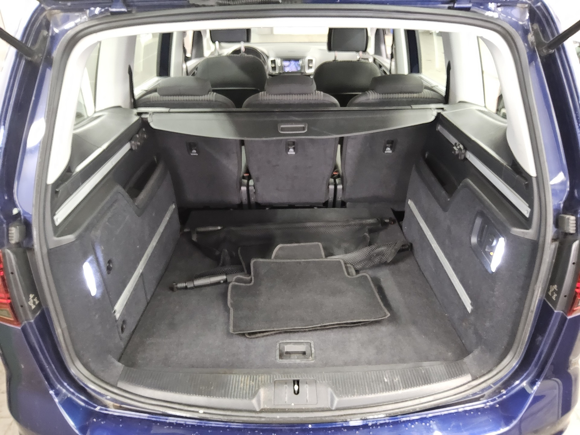 Seat Alhambra 2.0 TDI Style Navi AHK RfK ACC Shz PDC 11