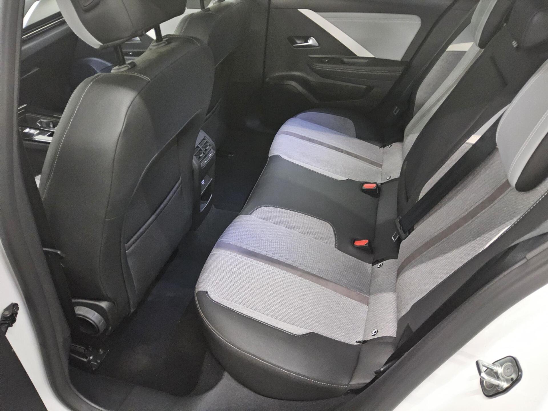 Opel Astra ST 1.5 D Elegance Navi LED Rückfahrkamera 13