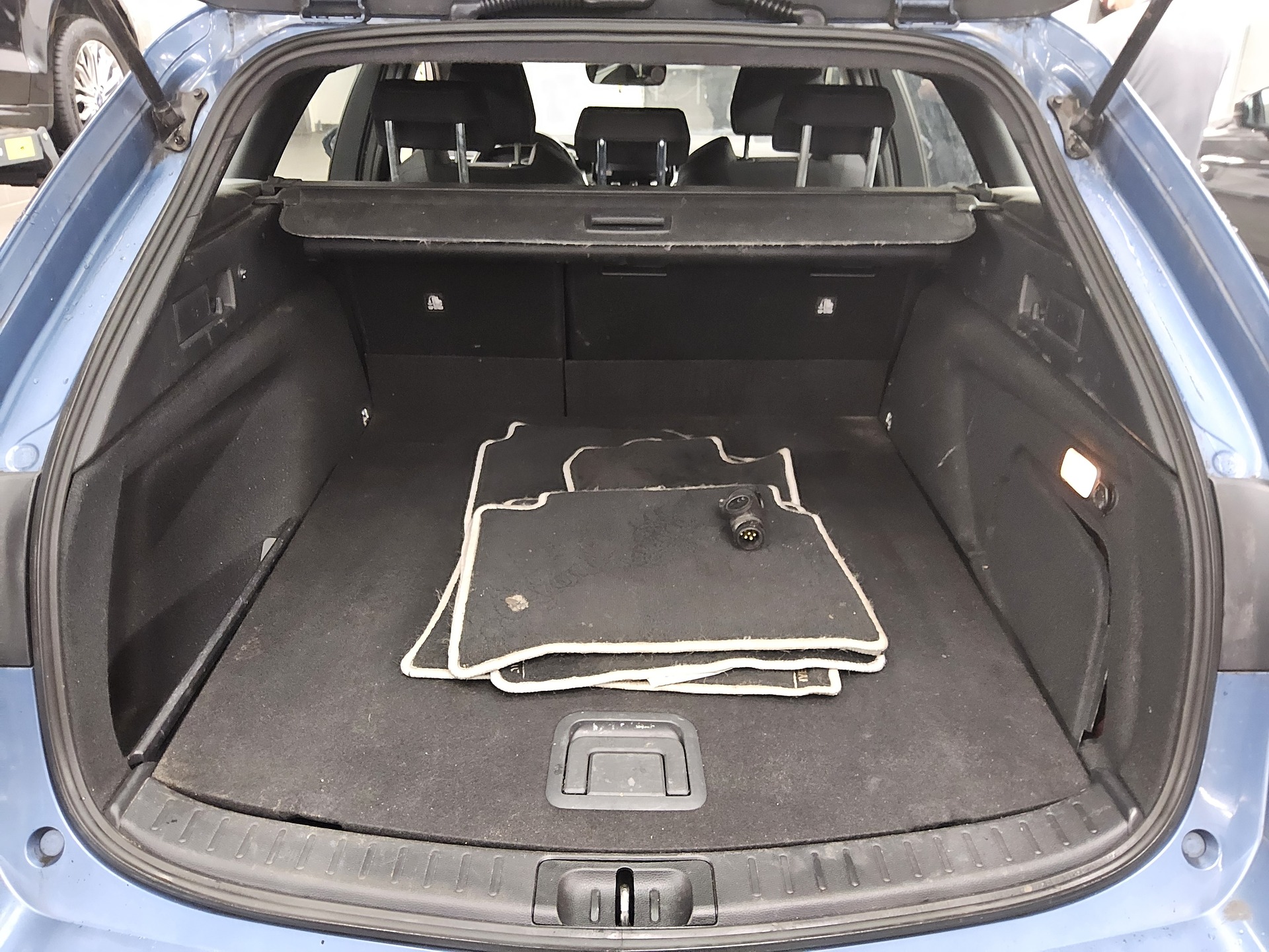 Toyota Corolla Touring Sports 2.0 Hybrid Edition Navi 12