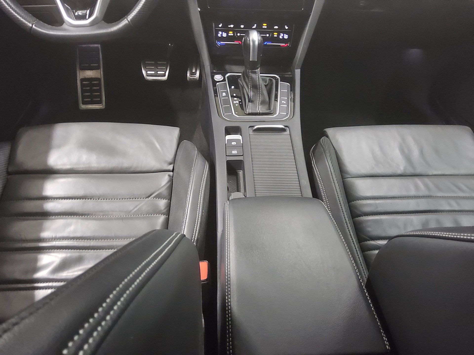 Volkswagen Passat Var. 2.0 TDI R-Line Navi Matrix AHK H/K 6