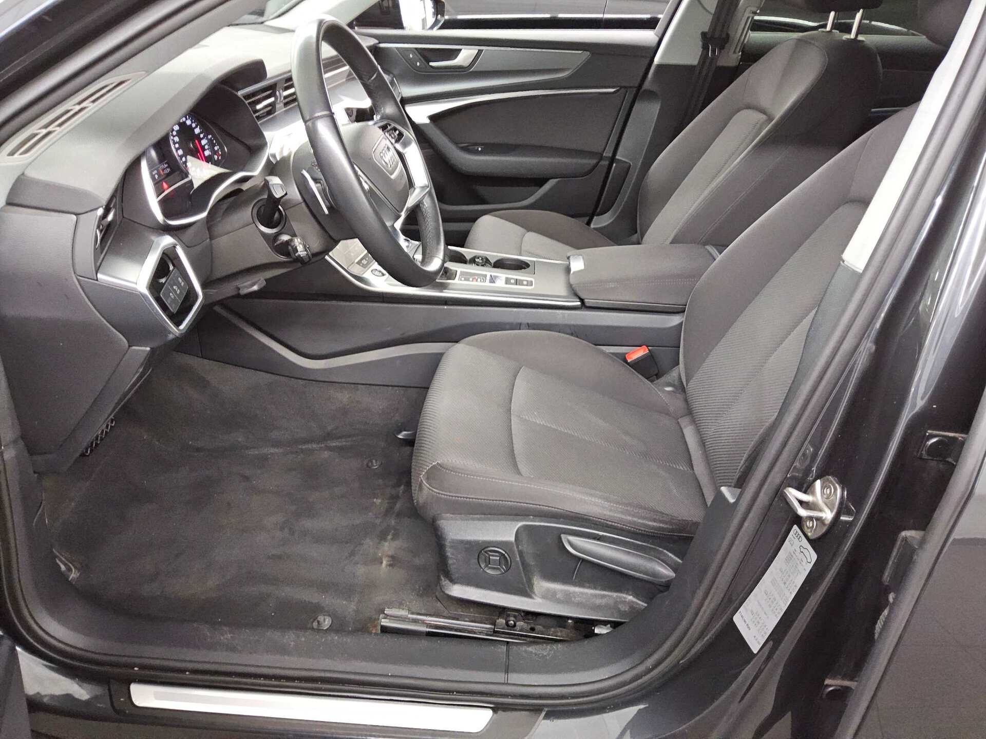 Audi A6 Avant 40 TDI Navi LED ACC RFK Shz 8