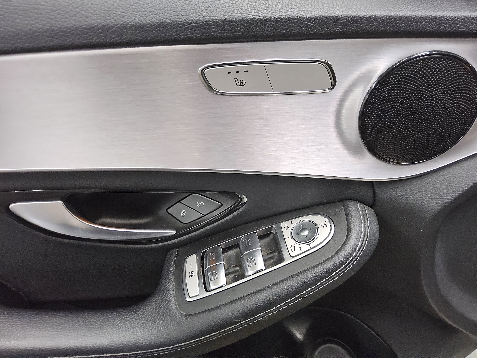 Mercedes-Benz C 300 T de Avantgarde T-Leder Navi LED AHK PDC 9