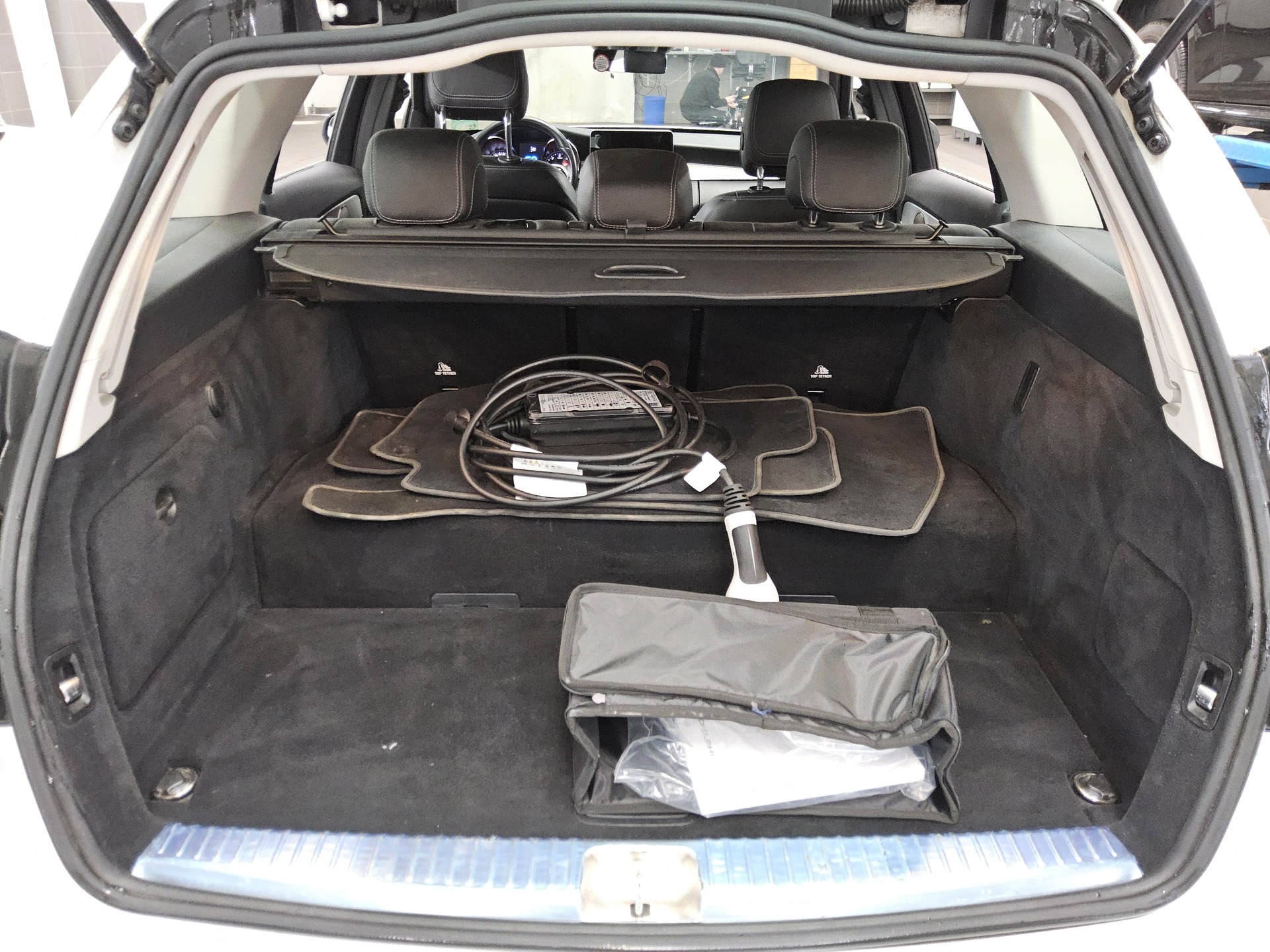 Mercedes-Benz C 300 T de Avantgarde T-Leder Navi LED AHK PDC 12