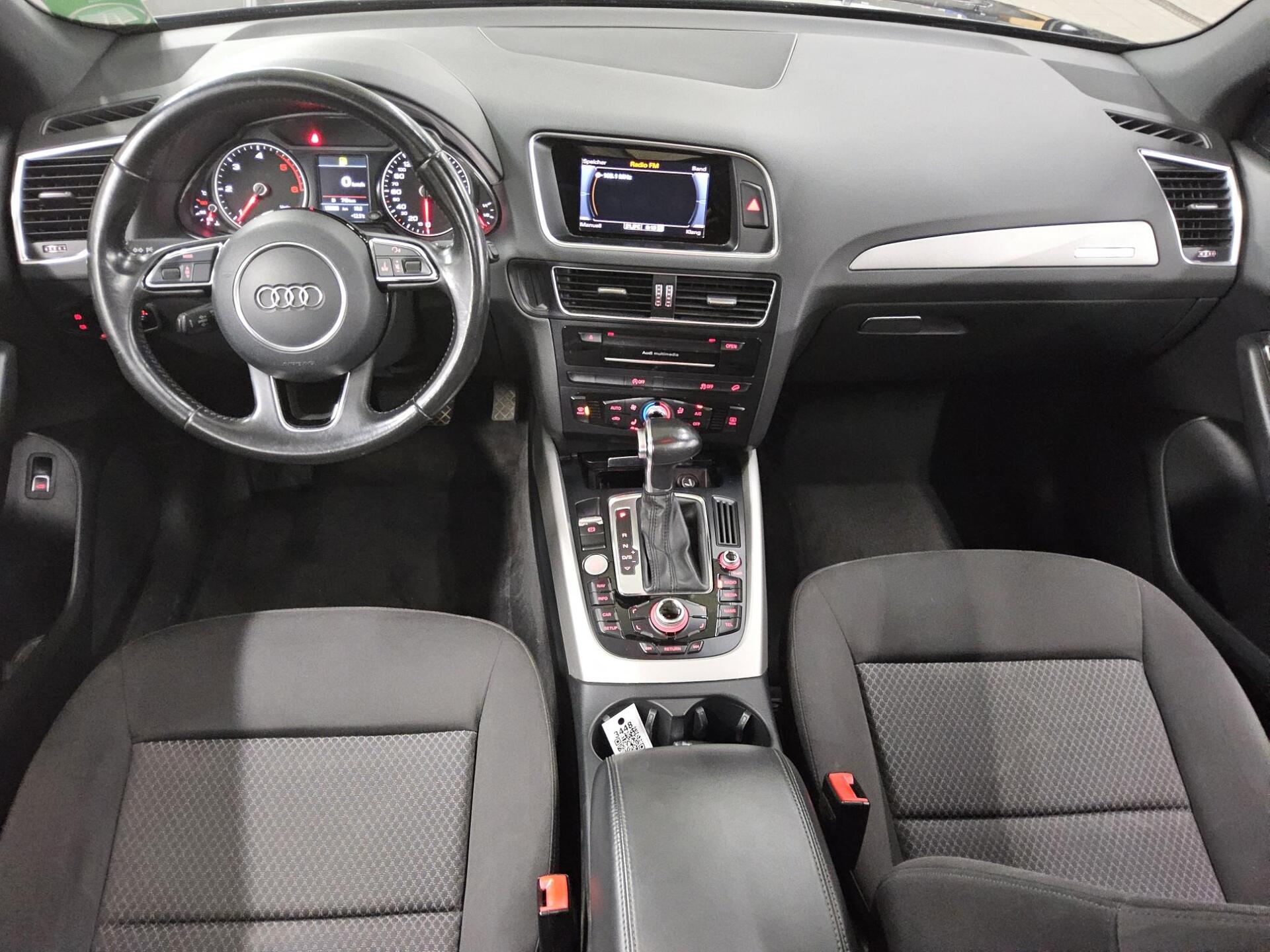 Audi Q5 2.0 TDI Qu. Navi Xenon Pano HU 05/27 Shz PDC 5