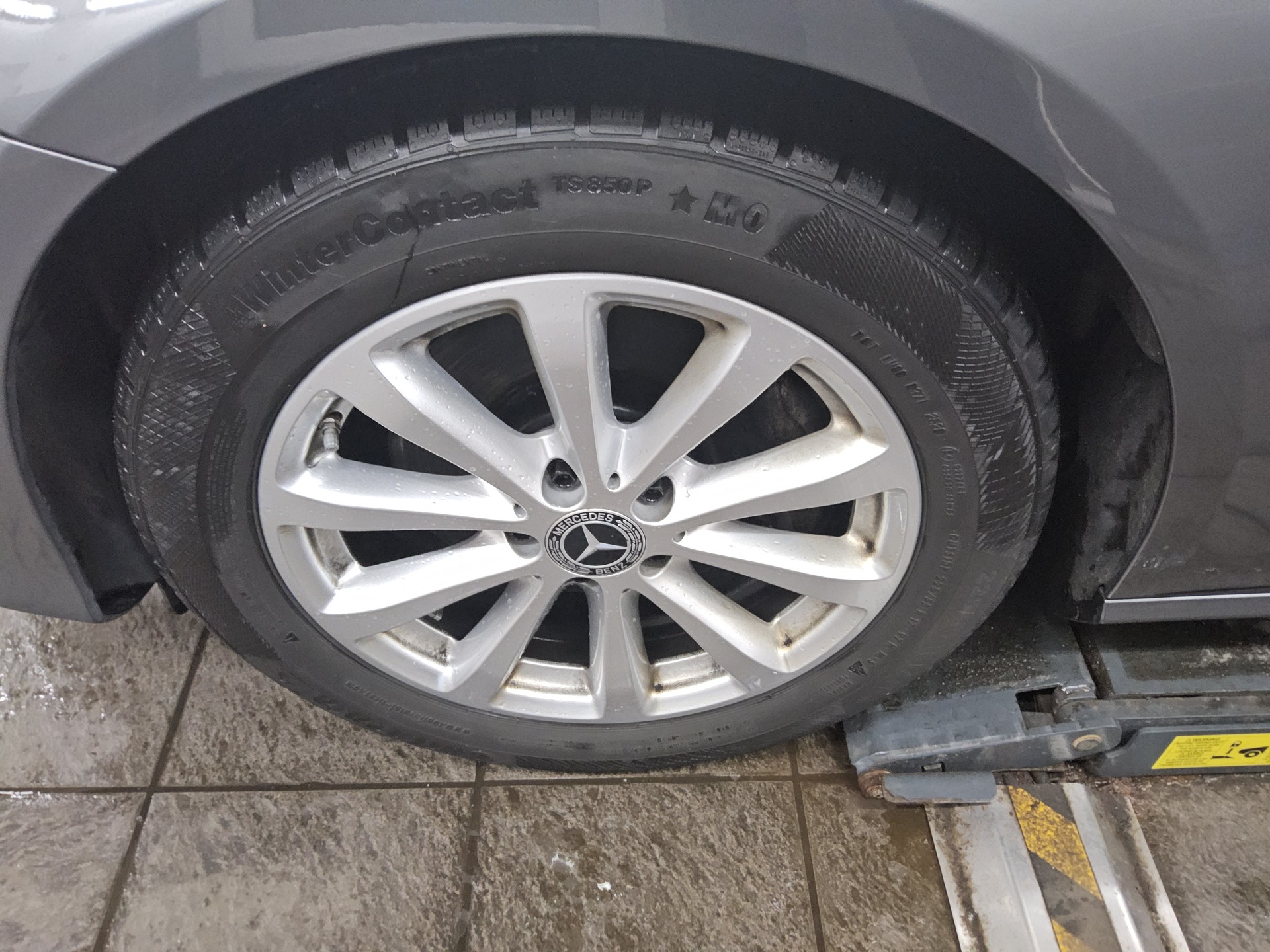 Mercedes-Benz E 300 T d Avantgarde Navi Multibeam GSD AHK RFK 10