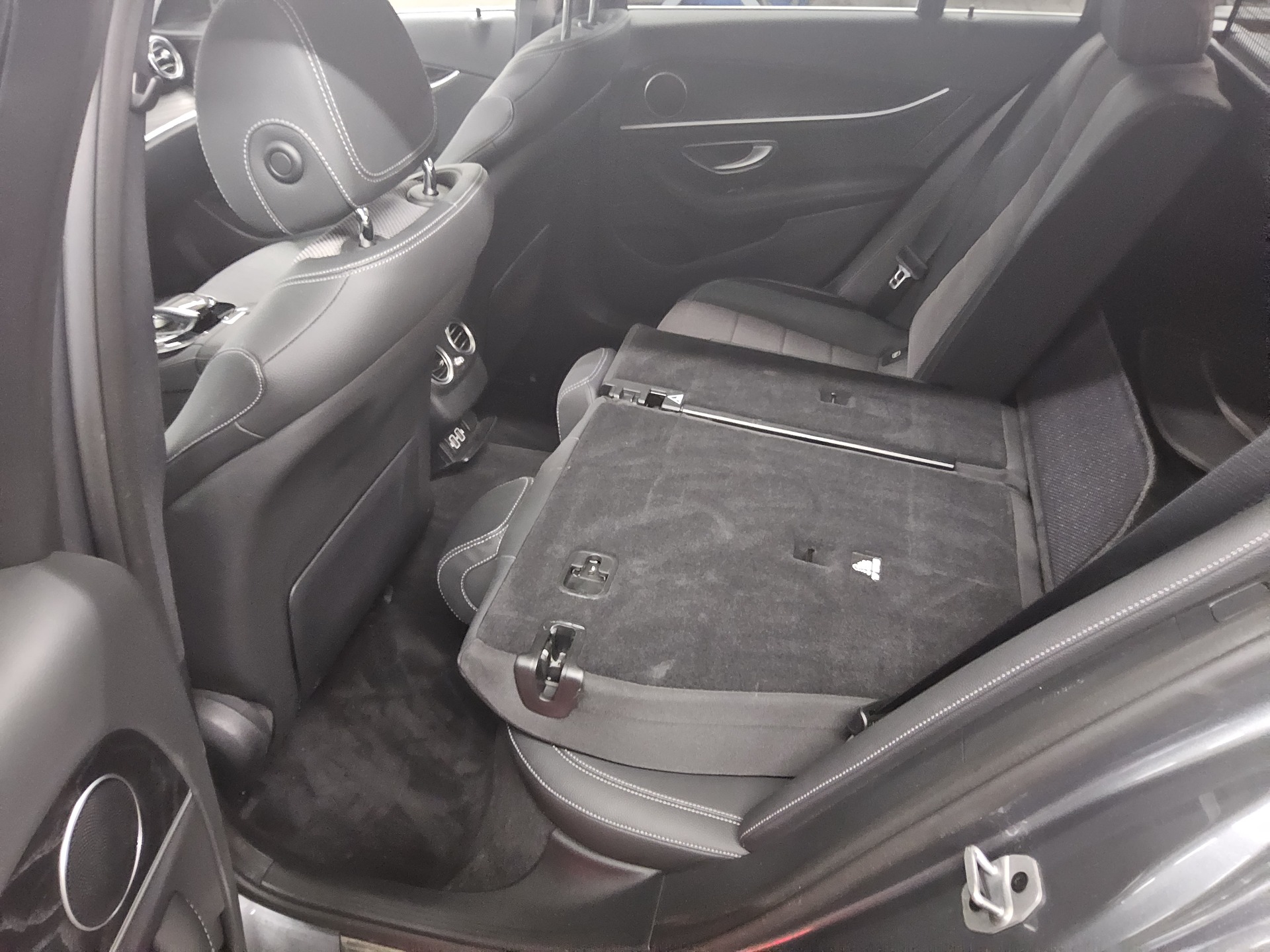 Mercedes-Benz E 300 T d Avantgarde Navi Multibeam GSD AHK RFK 13