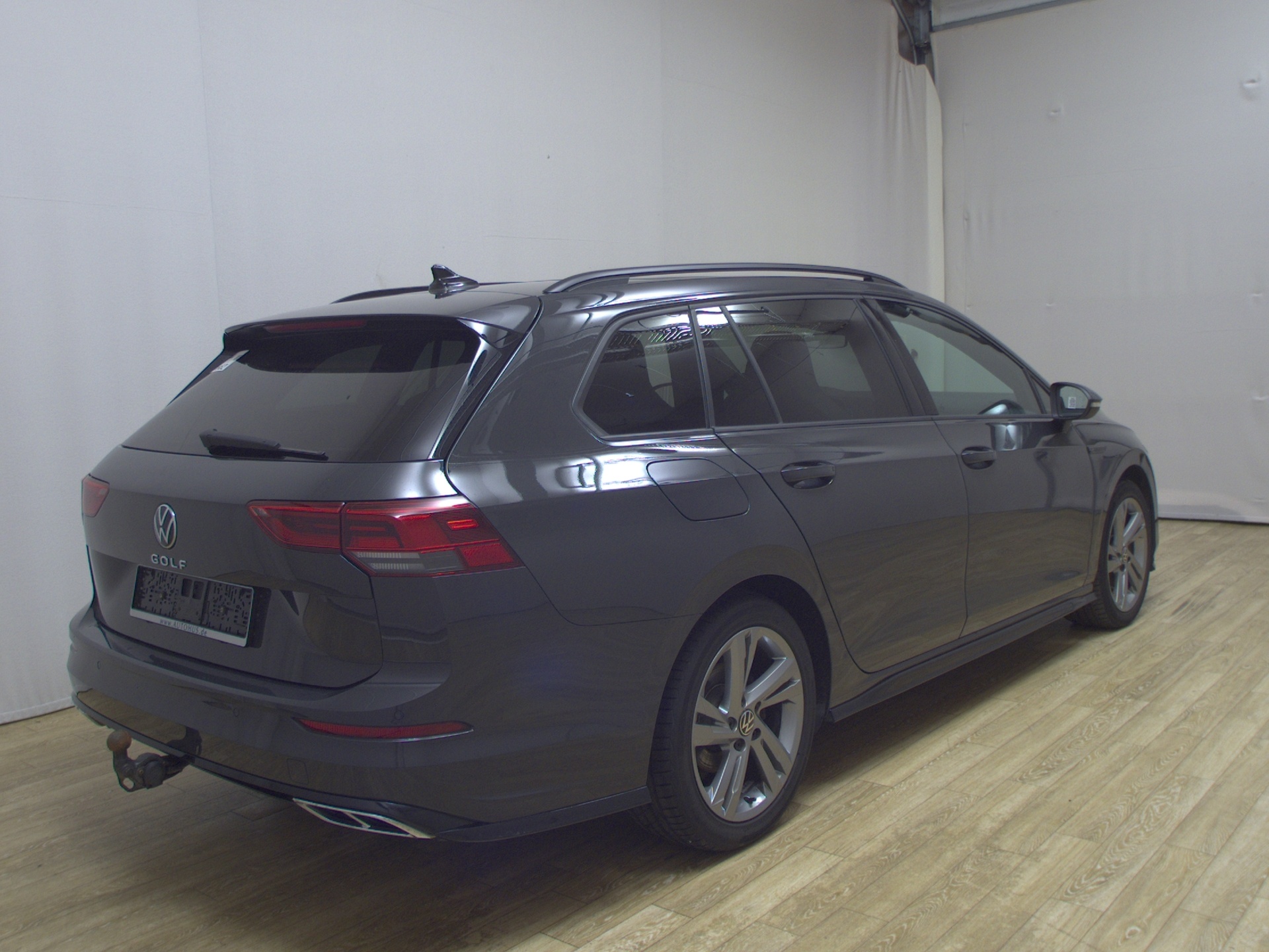 Volkswagen Golf-8 Var. 2.0 TDI R-Line Navi LED DC Pano H/K 4