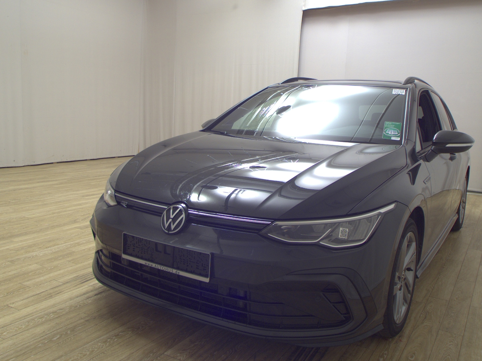 Volkswagen Golf-8 Var. 2.0 TDI R-Line Navi LED DC Pano H/K 2