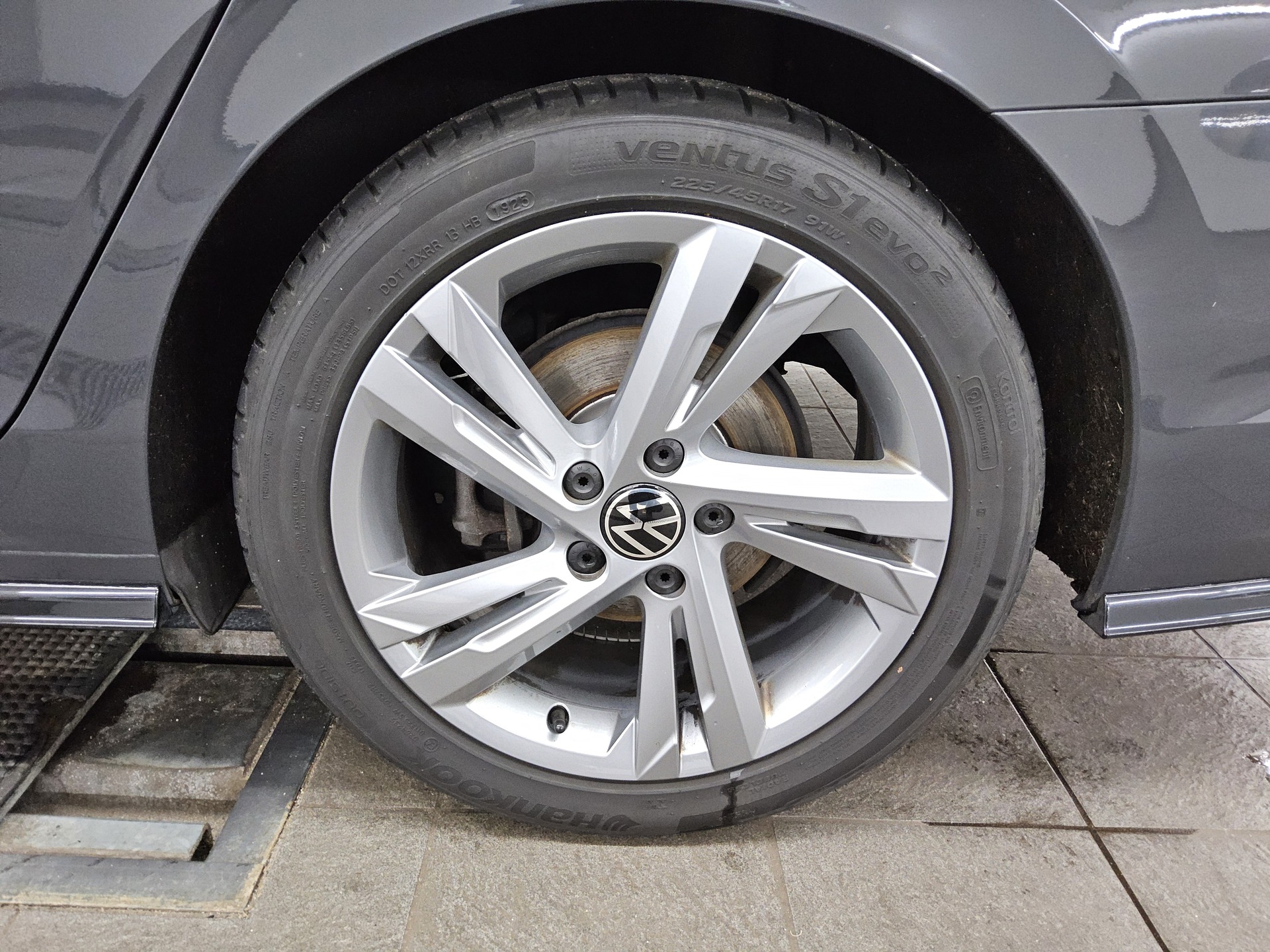 Volkswagen Golf-8 Var. 2.0 TDI R-Line Navi LED DC Pano H/K 11