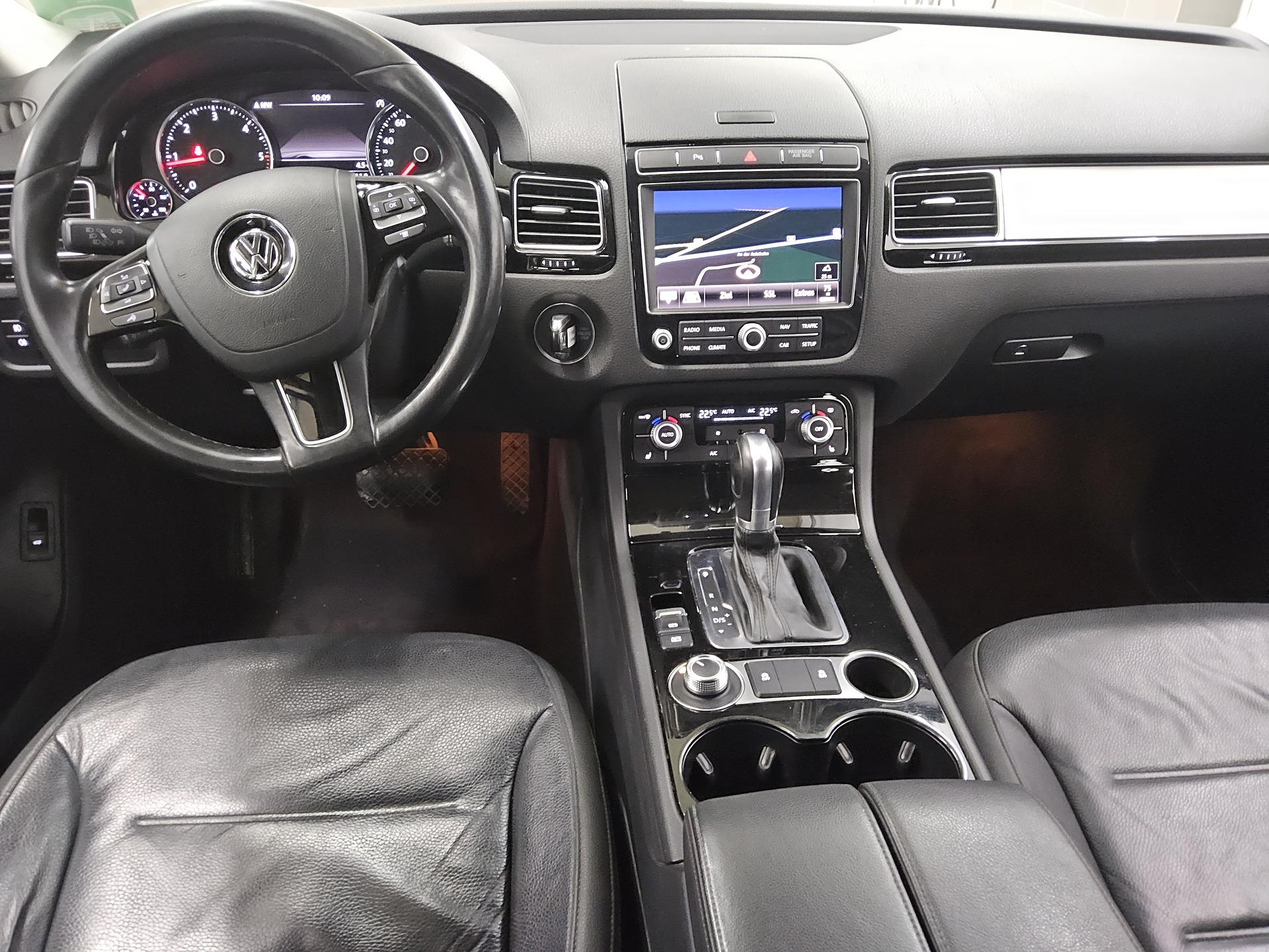 Volkswagen Touareg 3.0 TDI Navi Xenon Leder Shz AHK PDC 5