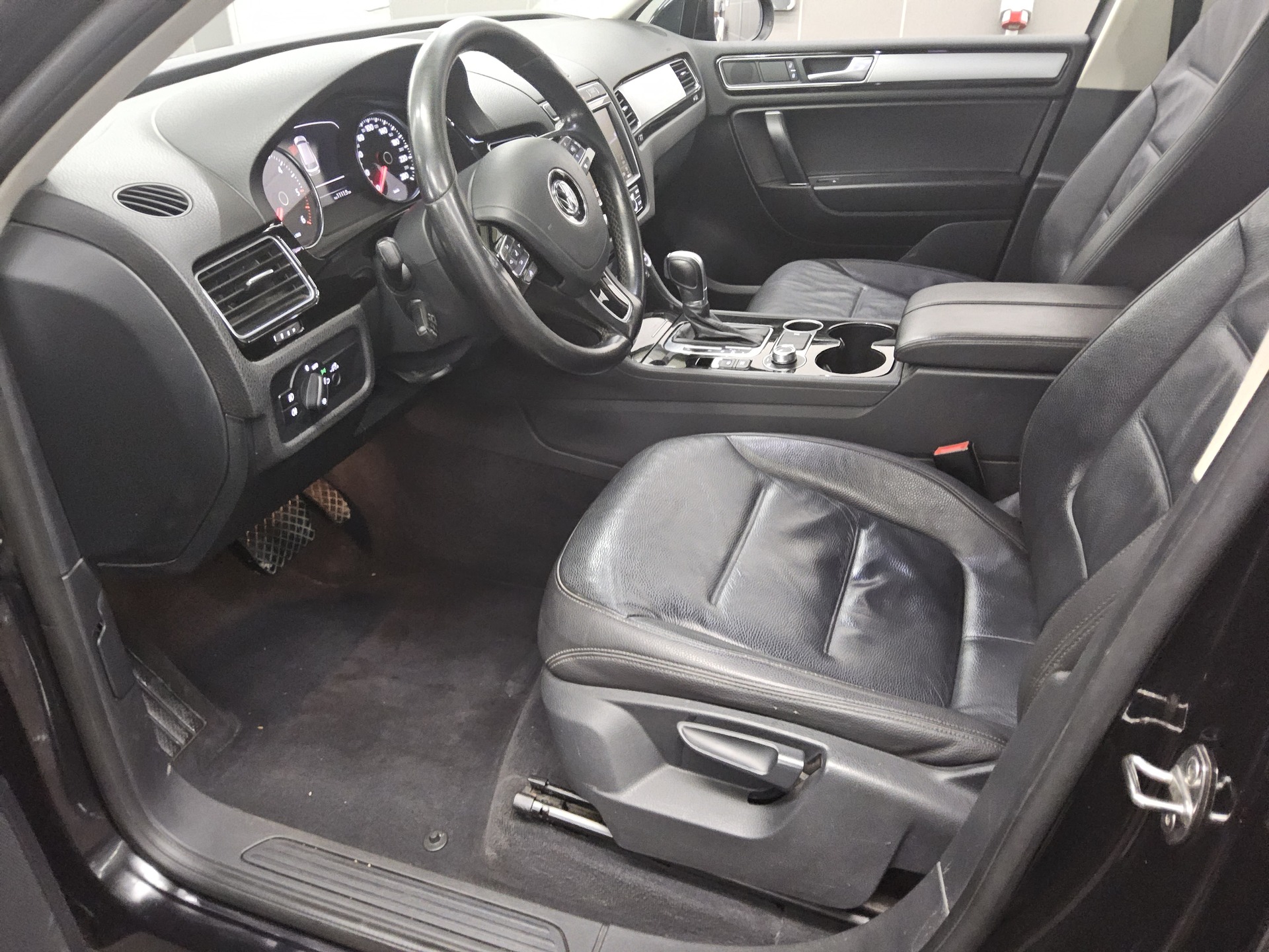 Volkswagen Touareg 3.0 TDI Navi Xenon Leder Shz AHK PDC 8