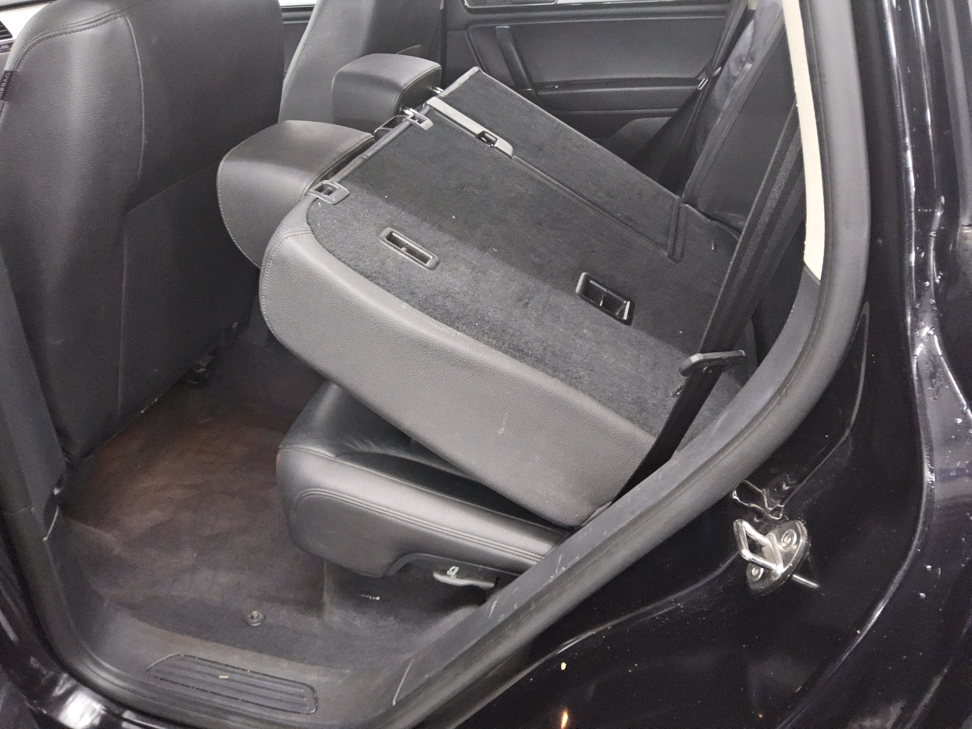 Volkswagen Touareg 3.0 TDI Navi Xenon Leder Shz AHK PDC 13