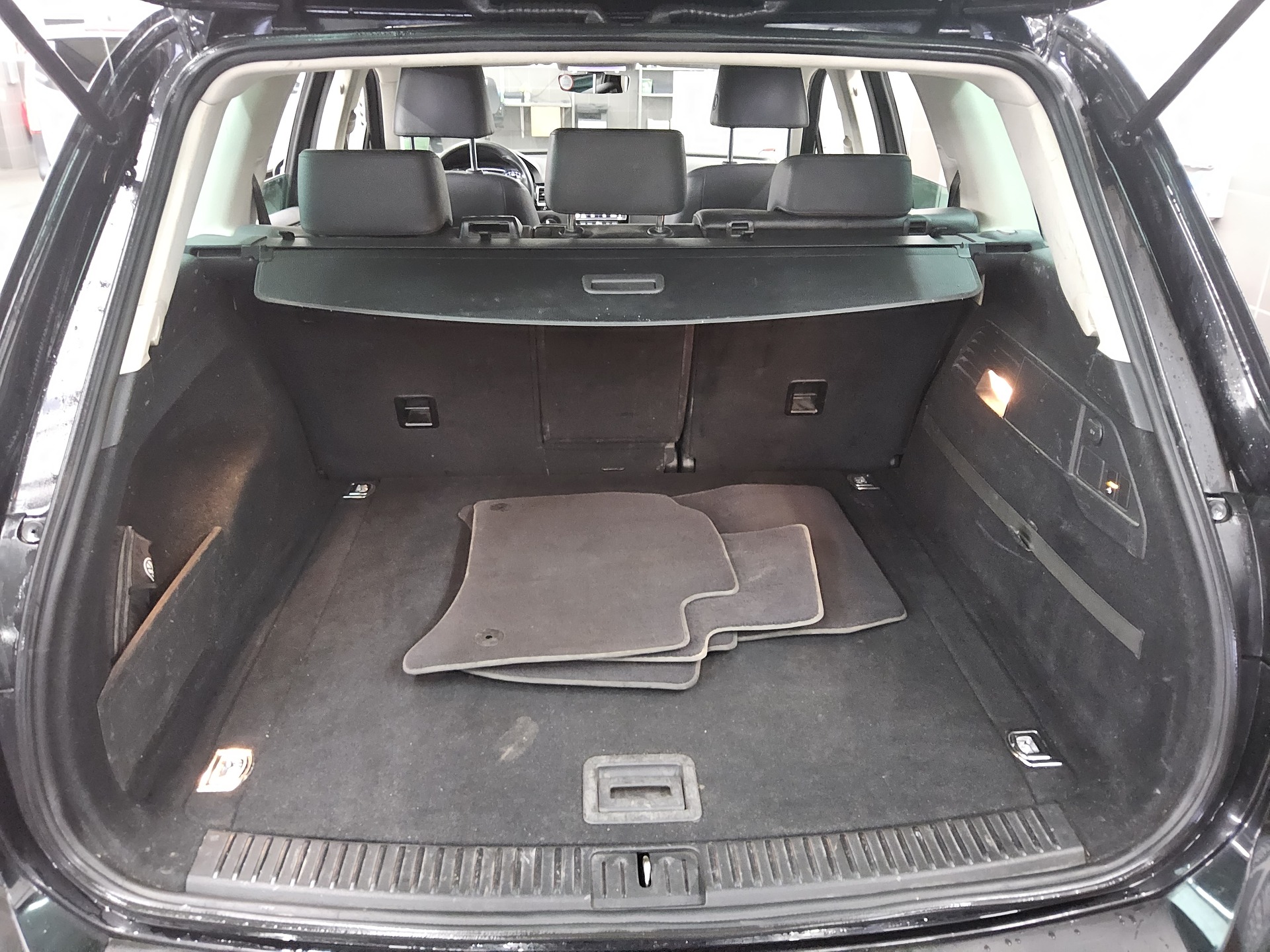 Volkswagen Touareg 3.0 TDI Navi Xenon Leder Shz AHK PDC 11