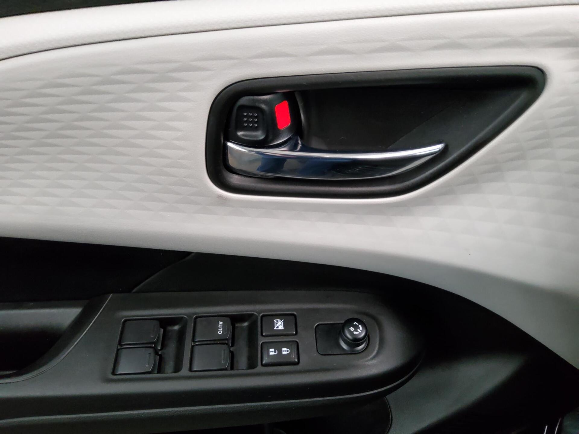 Suzuki Swift 1.2 Club Navi LED Rückfahrkamera 9