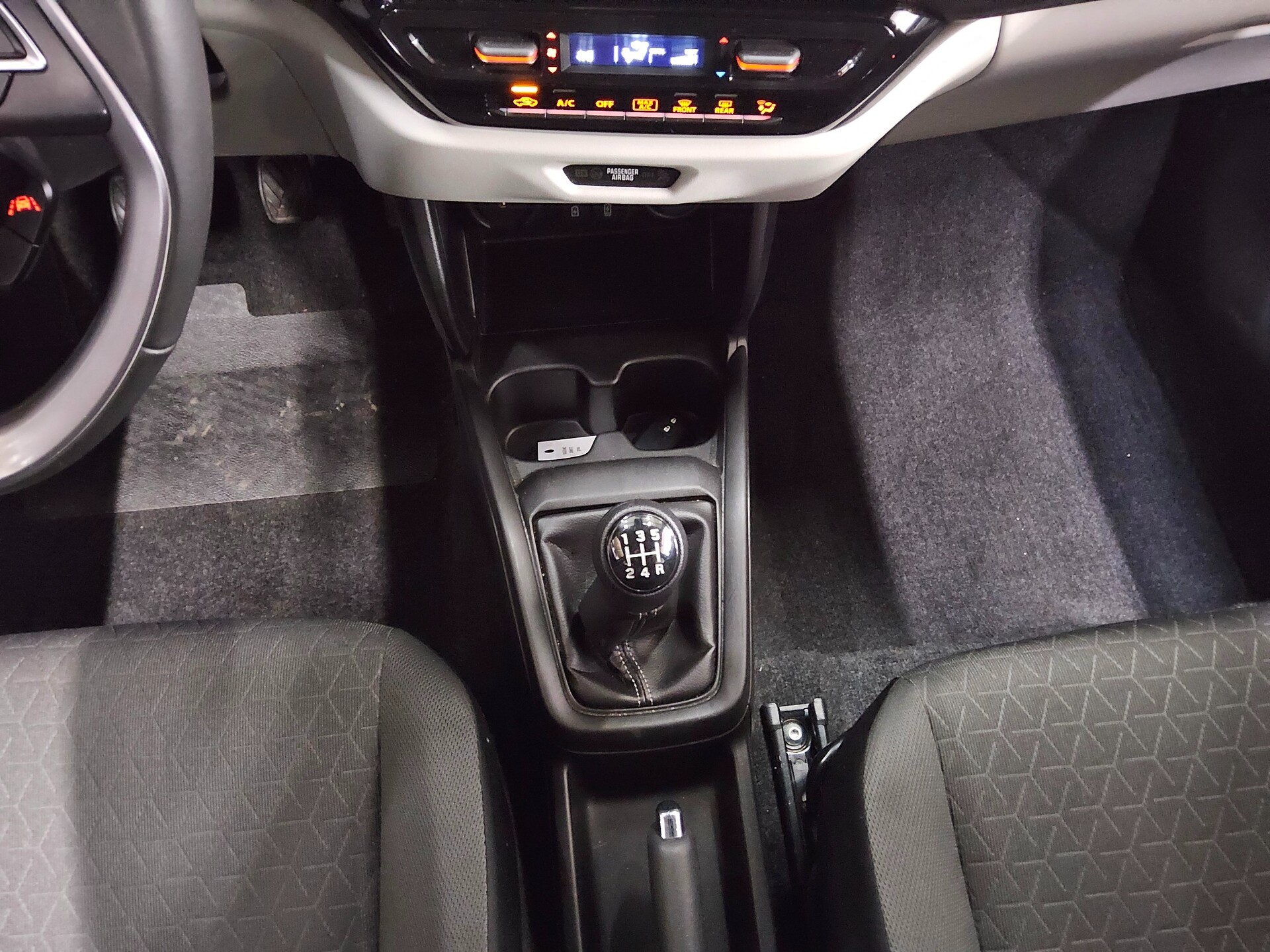 Suzuki Swift 1.2 Navi LED RFK Shz 6