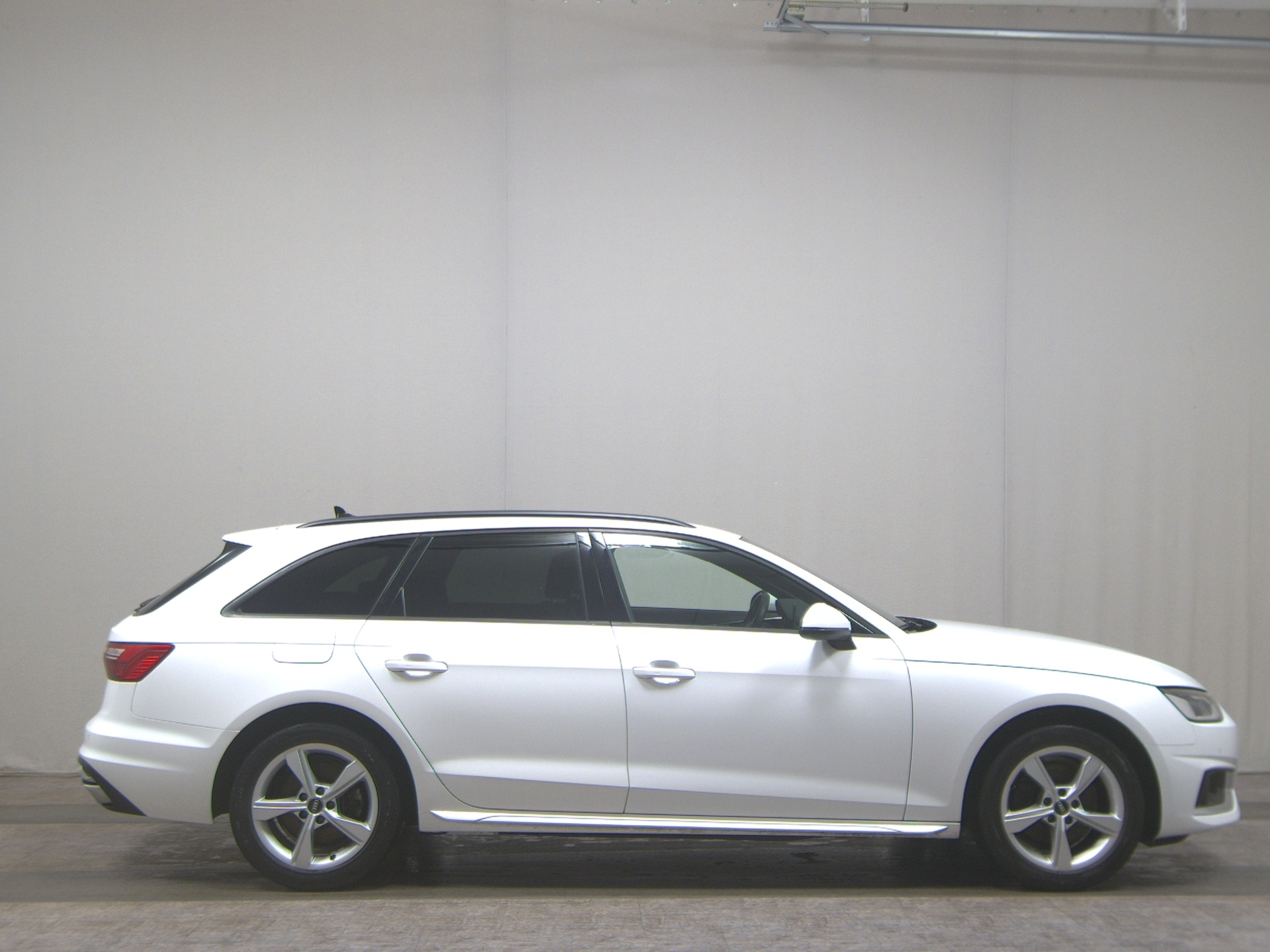 Audi A4 Avant 2.0 TDI advanced T-Leder Navi LED RFK