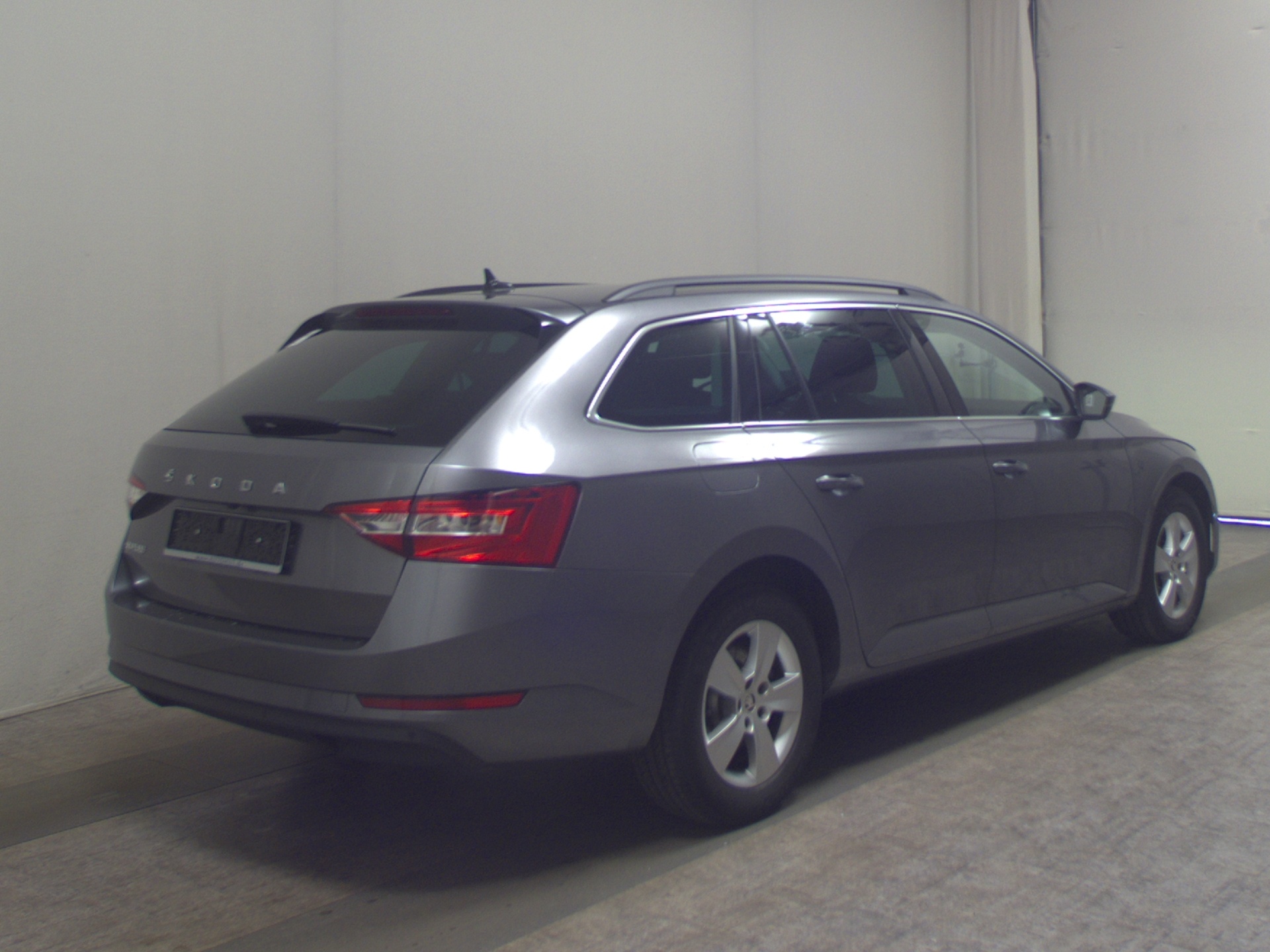 Skoda Superb Kombi 2.0 TDI Ambition Navi LED AID StHzg 4