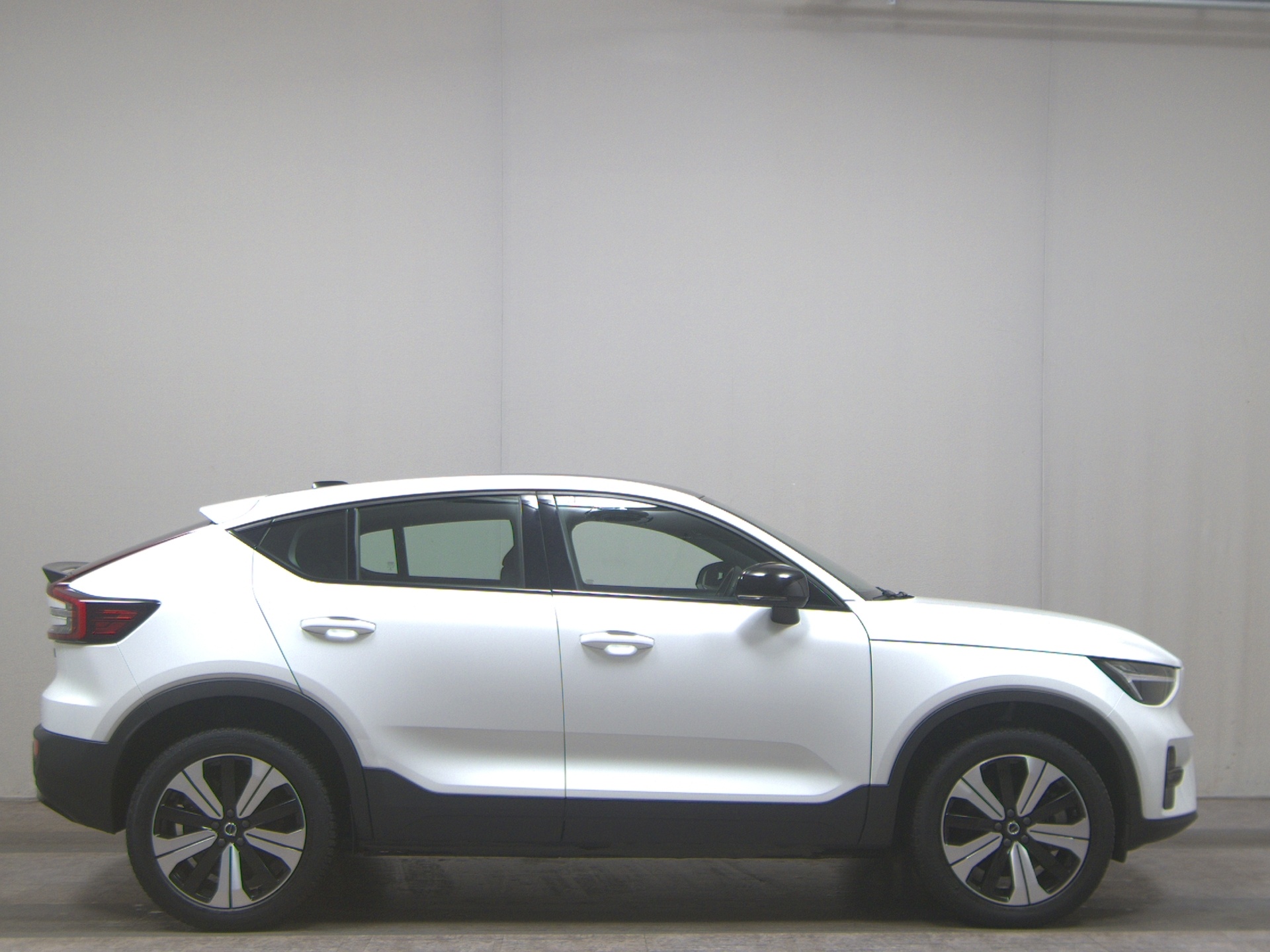 Volvo C40 Core Navi LED Pano RfK PDC BT Tempomat