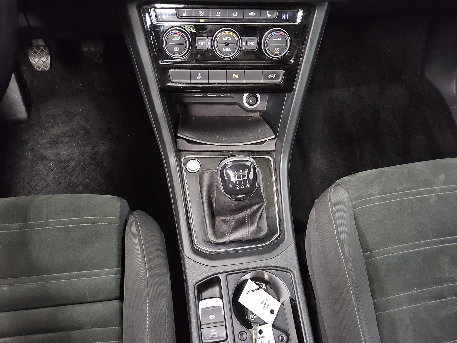 Volkswagen Touran 2.0 TDI Highline Navi LED Pano Ahk RFK 6