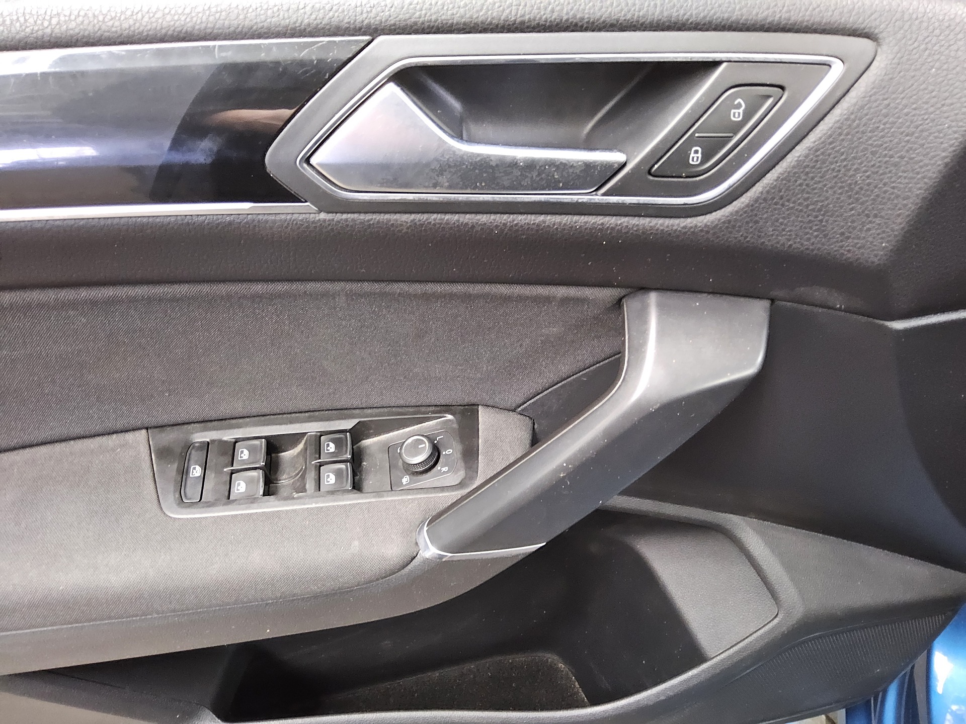 Volkswagen Touran 2.0 TDI Highline Navi LED Pano Ahk RFK 9