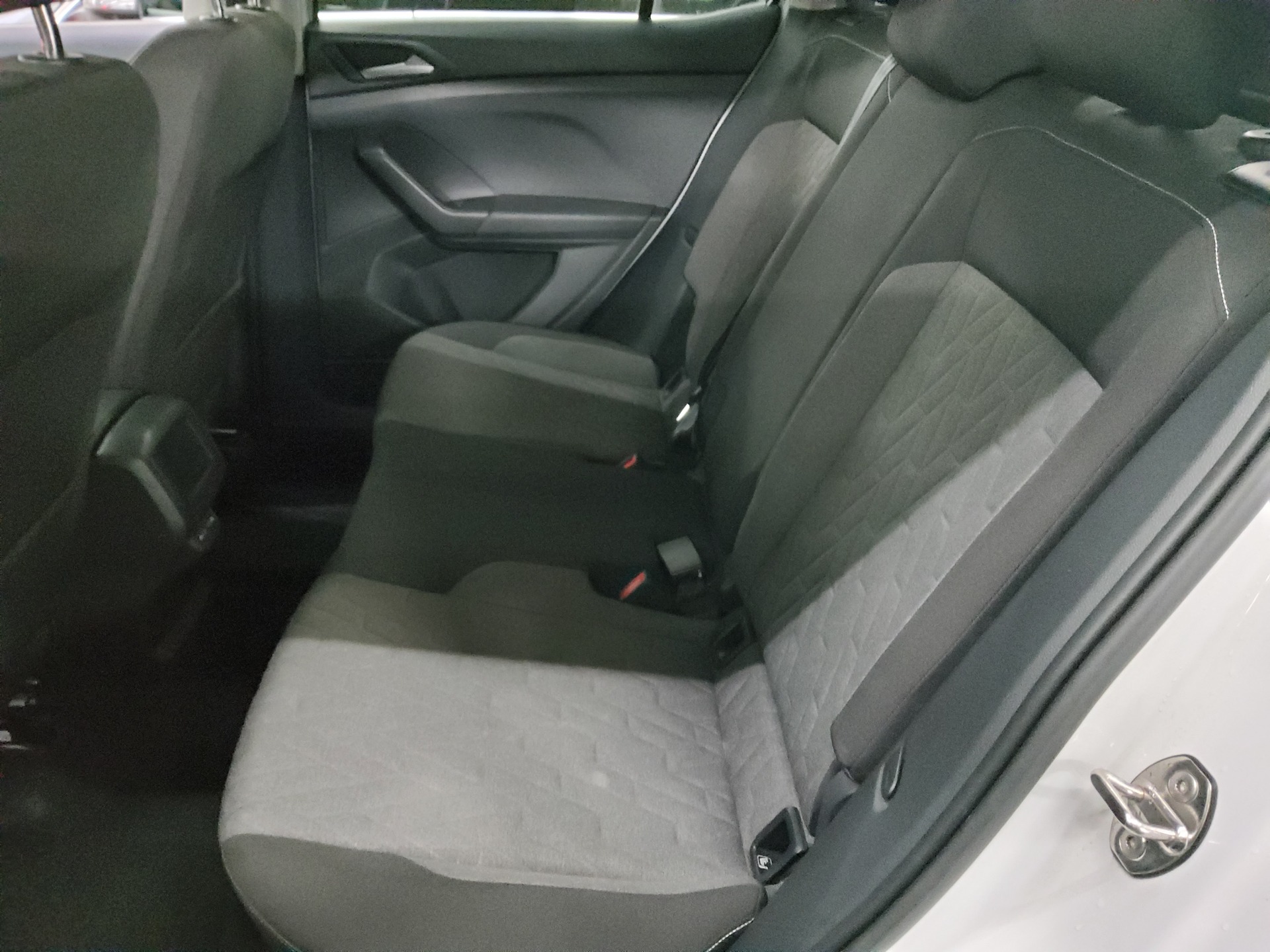 Volkswagen T-Cross 1.0 TSI Life Navi DC LED PDC Shz 13