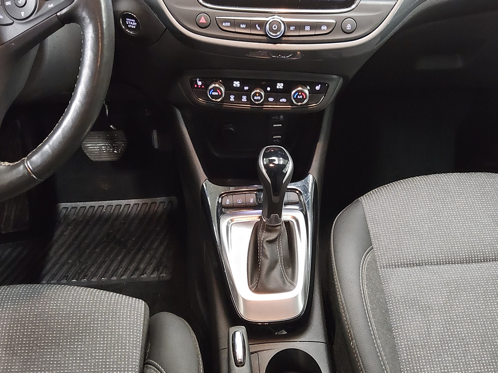 Opel Crossland 1.5 D Elegance T-Leder Navi LED RfK 6