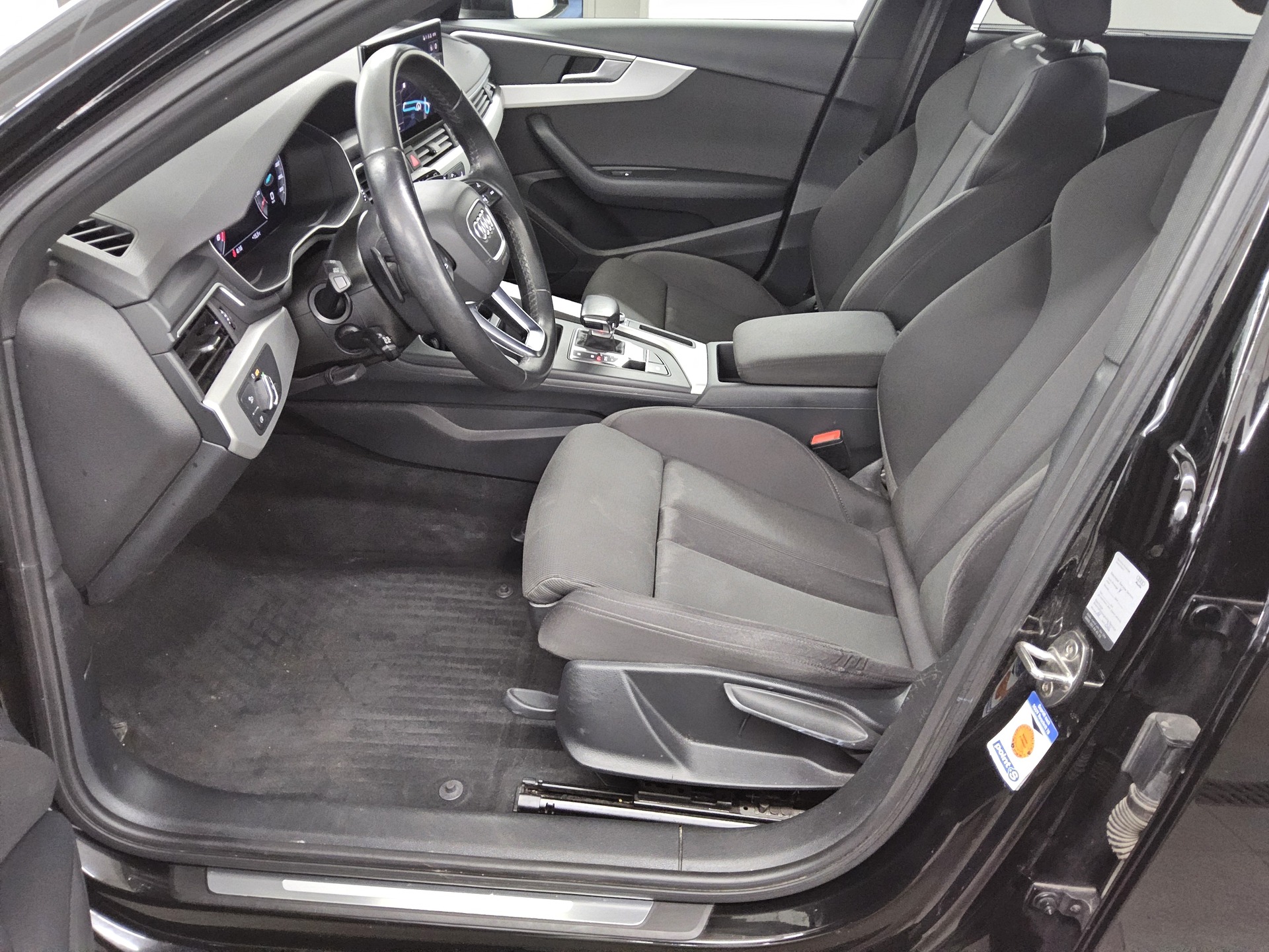 Audi A4 Avant 35 TDI advanced Navi+ LED Virtual ACC 9