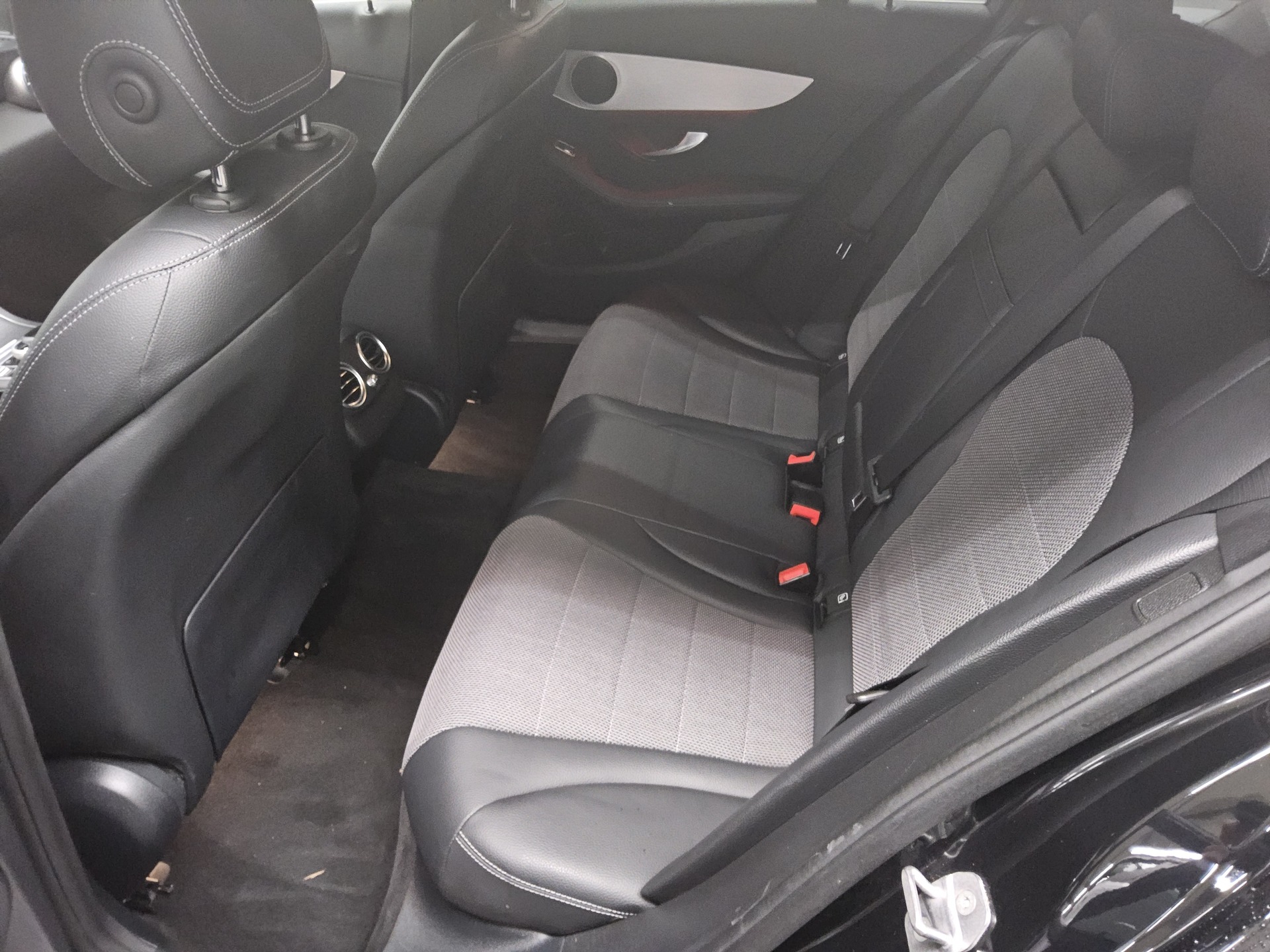 Mercedes-Benz C 300 T de Avantgarde Multibeam Widescreen Sound 13