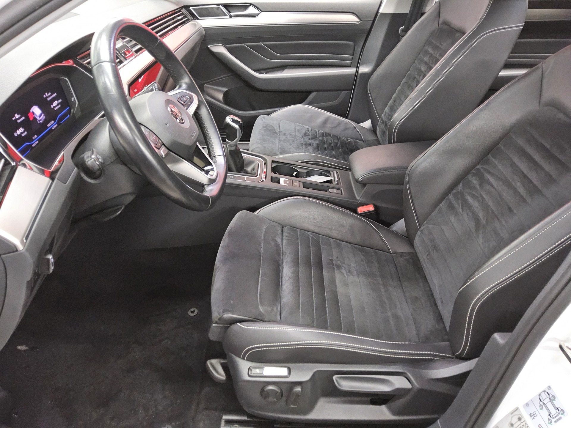 Volkswagen Passat Var. 2.0 TDI Elegance Navi Matrix AID RfK 9