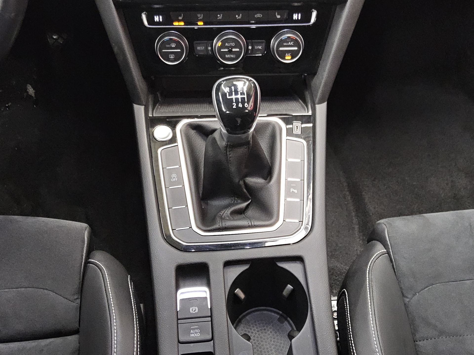 Volkswagen Passat Var. 2.0 TDI Elegance Navi Matrix AID RfK 6