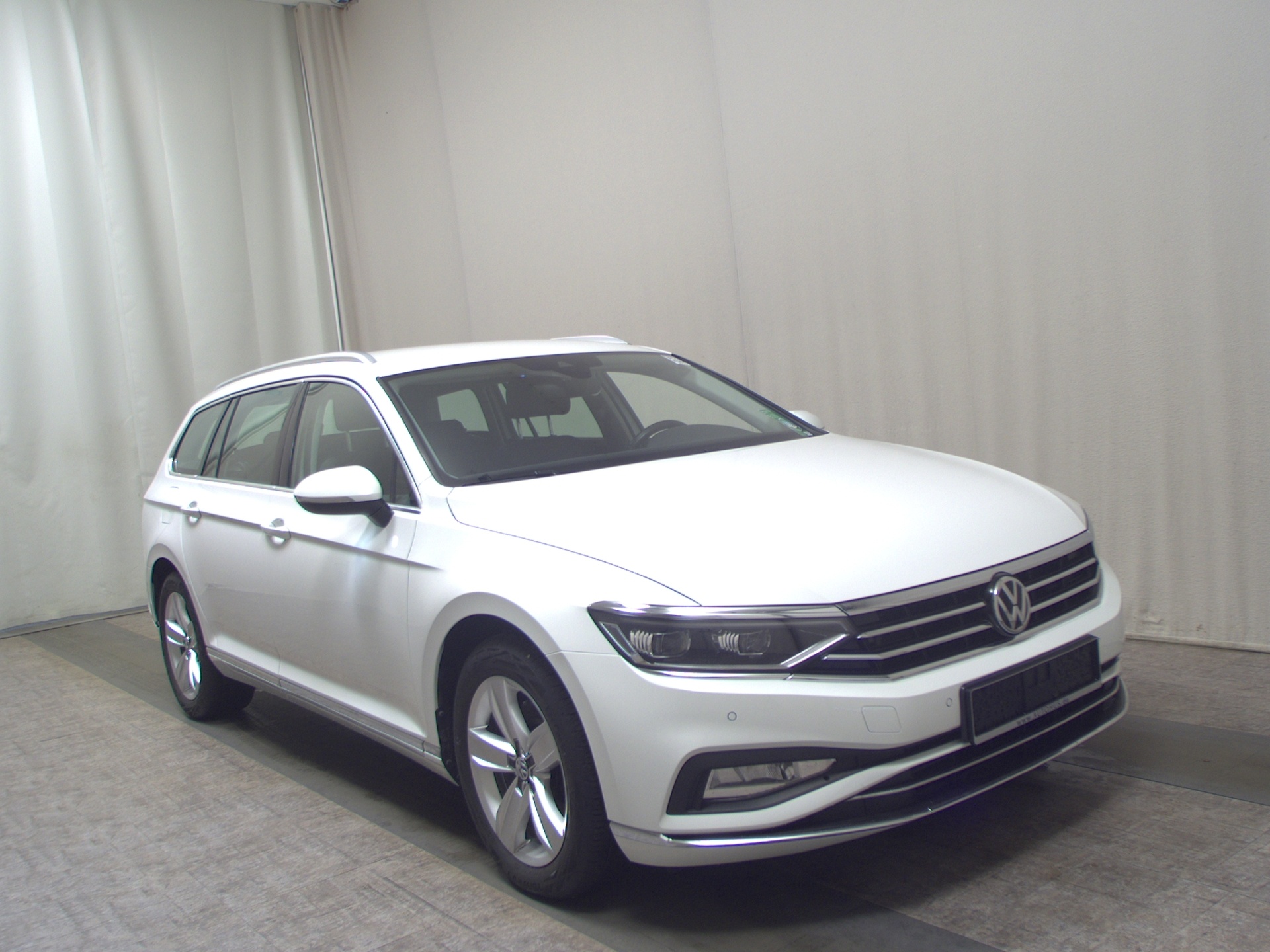 Volkswagen Passat Var. 2.0 TDI Elegance Navi Matrix AID RfK 3