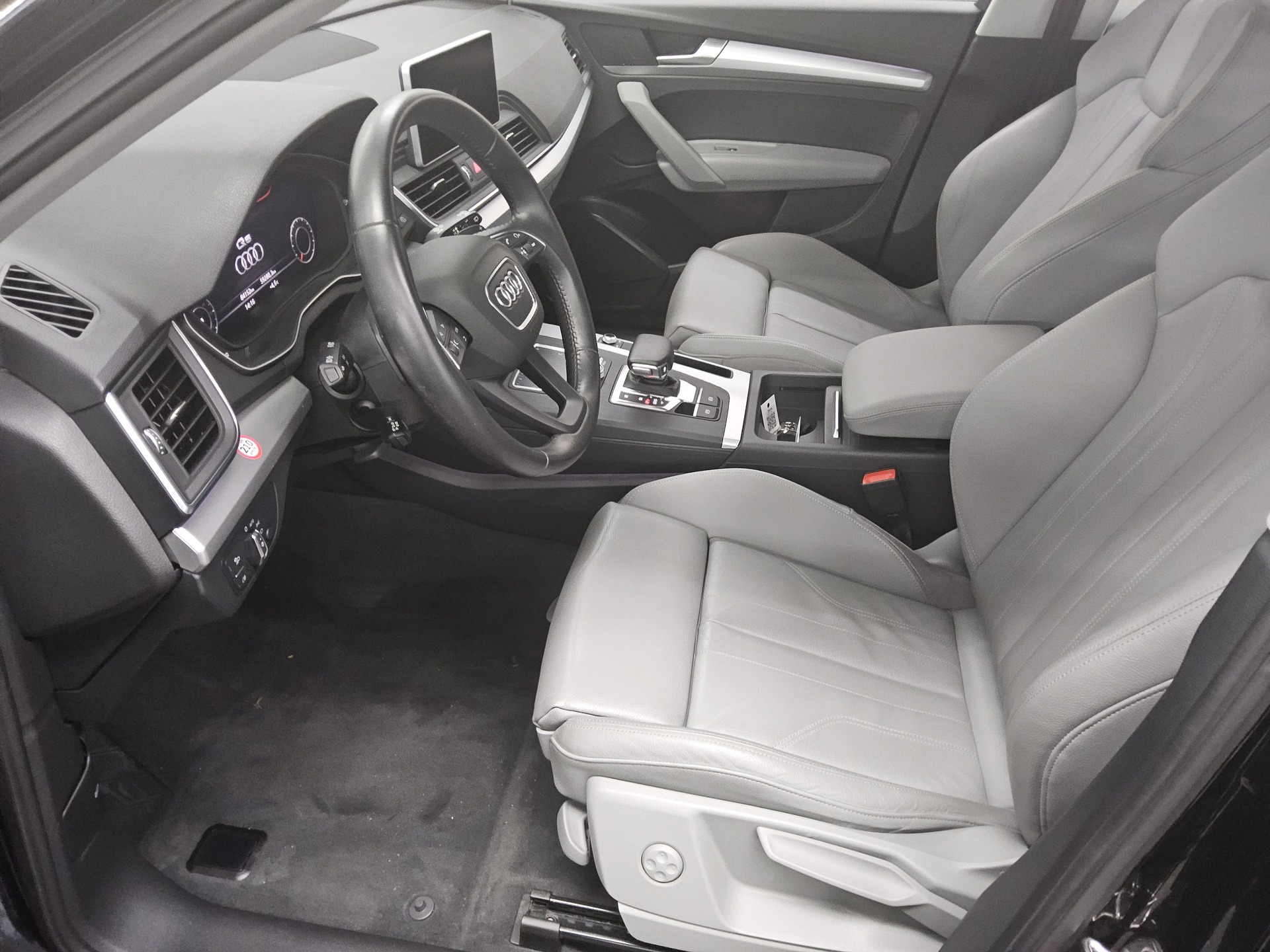 Audi Q5 35 TDI Leder Navi+ Xenon vc LED RFK Ambiente 9