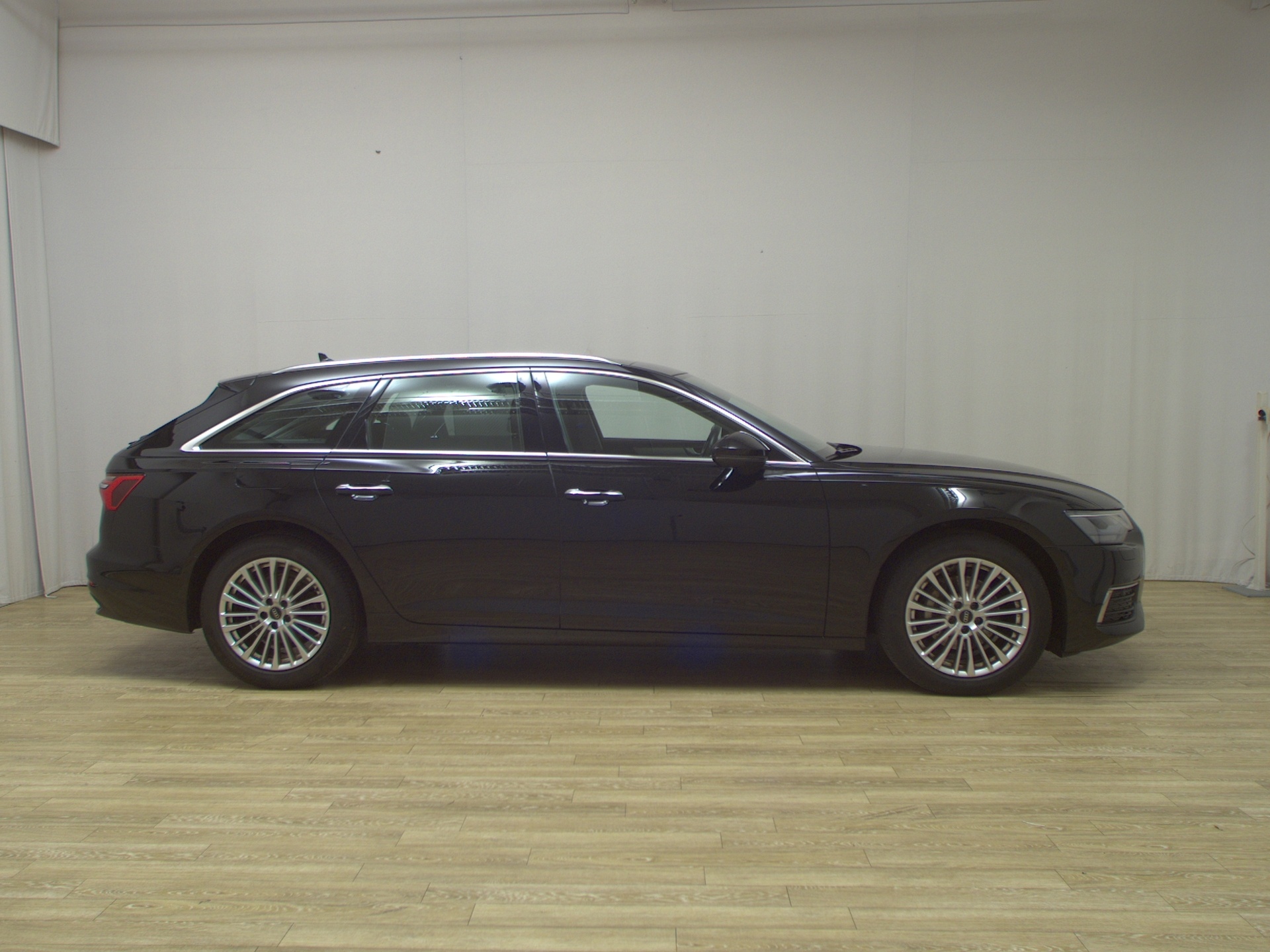 Audi A6 Avant 40 TDI design Nav LED vc Pano ACC Sound