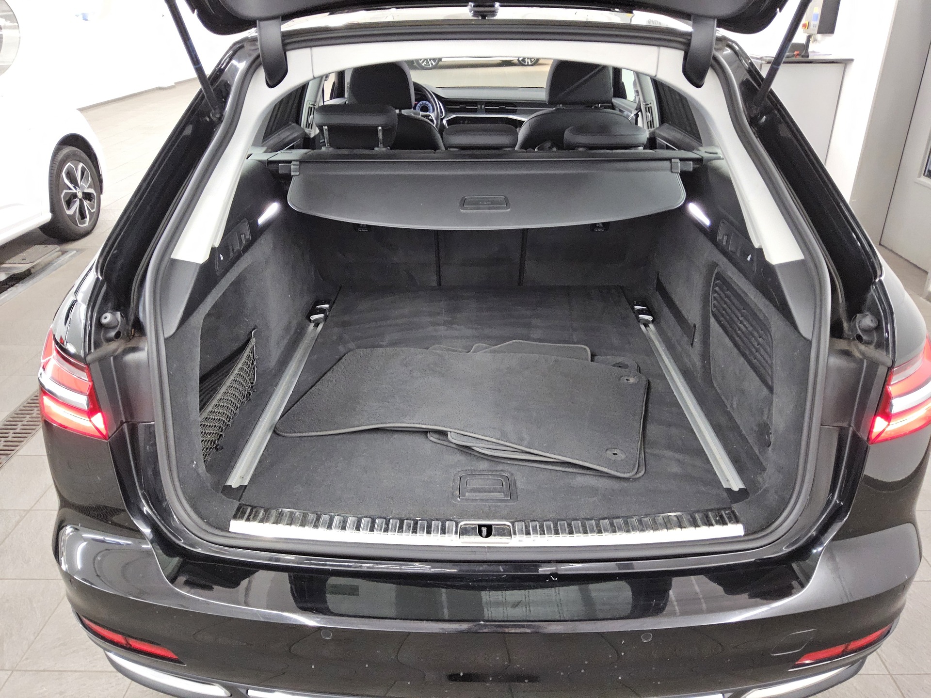 Audi A6 Avant 40 TDI design Nav LED vc Pano ACC Sound 12